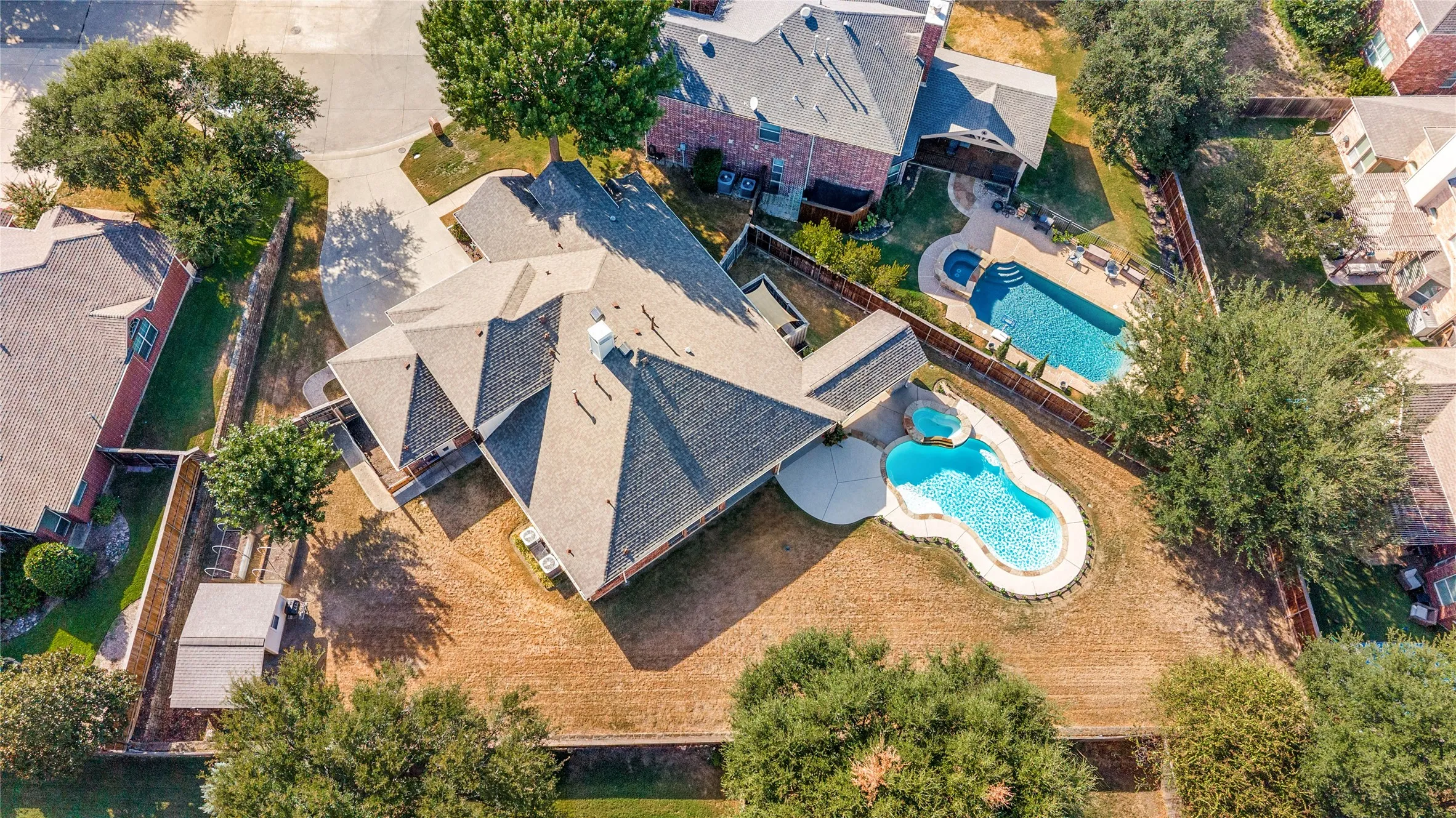 Single Family Residence For Sale in Collin County , 2405 Warwick Circle, Mc Kinney, Texas 75072, 4 Bedroom, 4 Bathroom, 3 Garage spaces, 2,802 Sqft, built in 2002, mls#21387525, Real Estate Agent in Mc Kinney, Homes For Sale in Collin county, Homes For Sale in Mc Kinney, Realtor in Mc Kinney Texas, Real Estate Brokerage Independent Realty Texas, Luminita Cordes Realtor