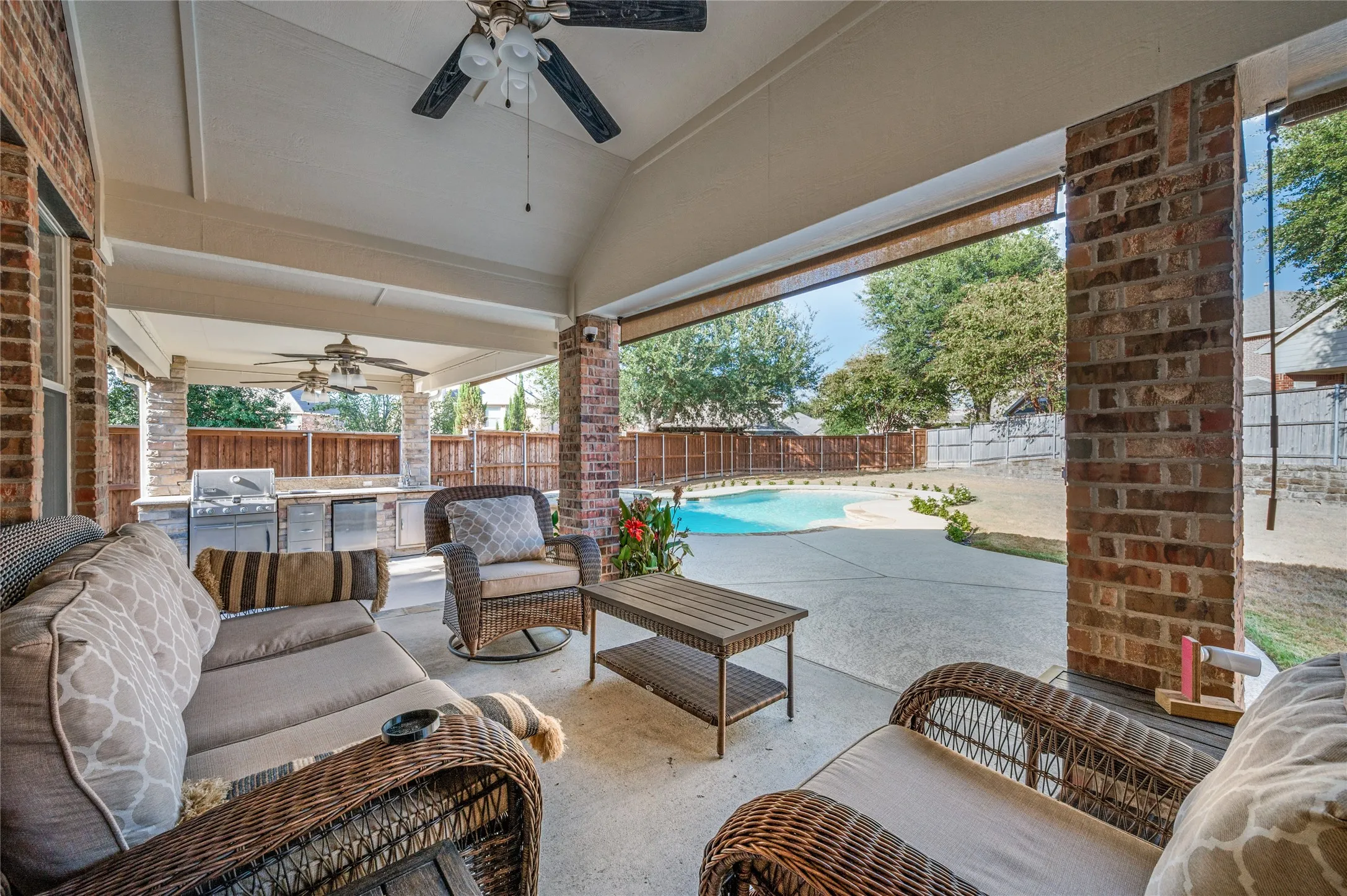 Single Family Residence For Sale in Collin County , 2405 Warwick Circle, Mc Kinney, Texas 75072, 4 Bedroom, 4 Bathroom, 3 Garage spaces, 2,802 Sqft, built in 2002, mls#21387525, Real Estate Agent in Mc Kinney, Homes For Sale in Collin county, Homes For Sale in Mc Kinney, Realtor in Mc Kinney Texas, Real Estate Brokerage Independent Realty Texas, Luminita Cordes Realtor
