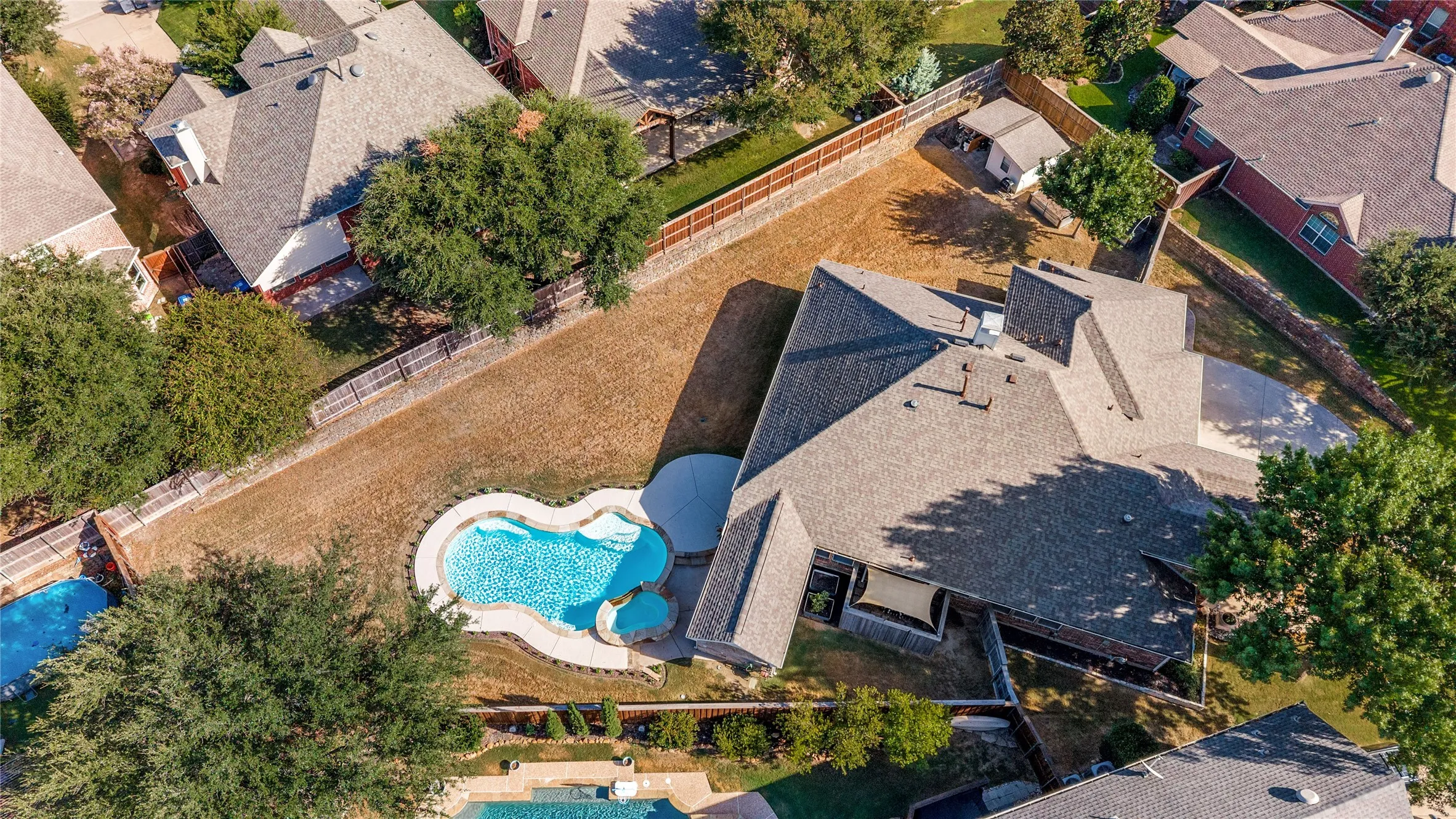 Single Family Residence For Sale in Collin County , 2405 Warwick Circle, Mc Kinney, Texas 75072, 4 Bedroom, 4 Bathroom, 3 Garage spaces, 2,802 Sqft, built in 2002, mls#21387525, Real Estate Agent in Mc Kinney, Homes For Sale in Collin county, Homes For Sale in Mc Kinney, Realtor in Mc Kinney Texas, Real Estate Brokerage Independent Realty Texas, Luminita Cordes Realtor