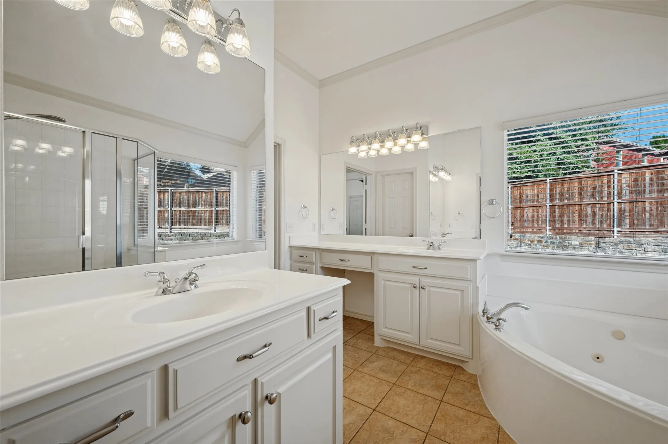Single Family Residence For Sale in Collin County , 2405 Warwick Circle, Mc Kinney, Texas 75072, 4 Bedroom, 4 Bathroom, 3 Garage spaces, 2,802 Sqft, built in 2002, mls#21387525, Real Estate Agent in Mc Kinney, Homes For Sale in Collin county, Homes For Sale in Mc Kinney, Realtor in Mc Kinney Texas, Real Estate Brokerage Independent Realty Texas, Luminita Cordes Realtor
