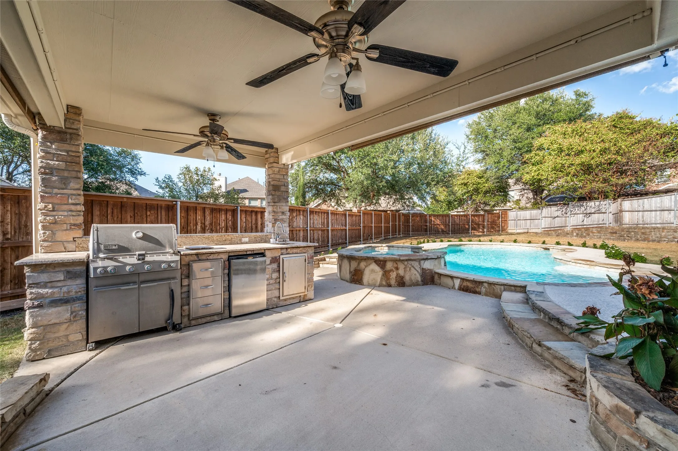 Outdoor Kitchen