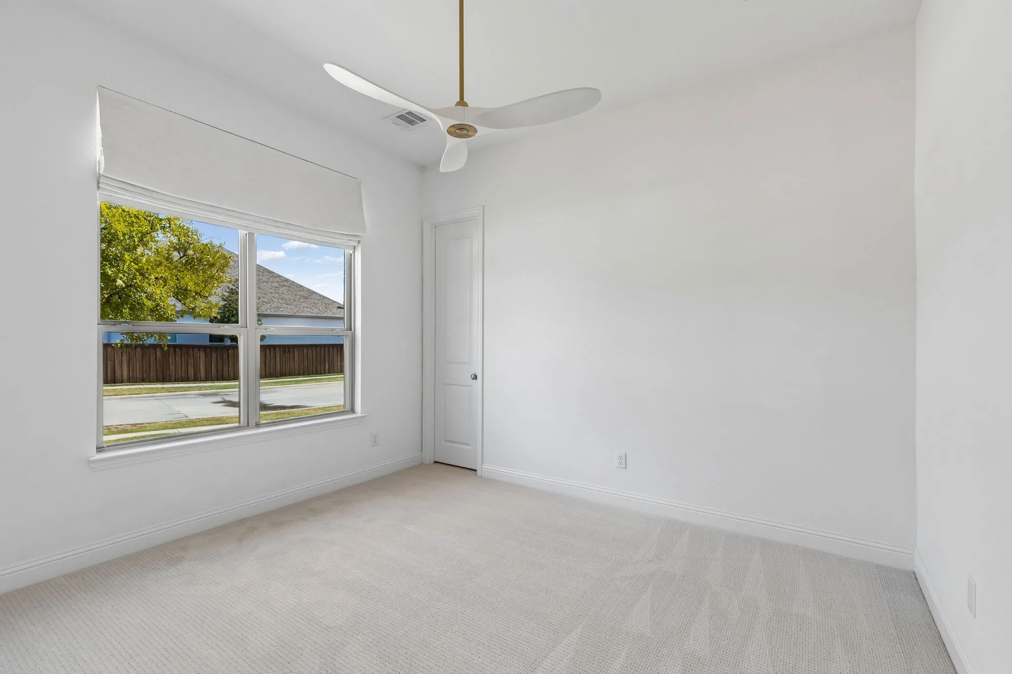 Single Family Residence For Sale in Denton County , 8213 Western, The Colony, Texas 75056, 4 Bedroom, 5 Bathroom, 2 Garage spaces, 3,813 Sqft, built in 2019, mls#21389452, Real Estate Agent in The Colony, Homes For Sale in Denton county, Homes For Sale in The Colony, Realtor in The Colony Texas, Real Estate Brokerage Independent Realty Texas, Luminita Cordes Realtor