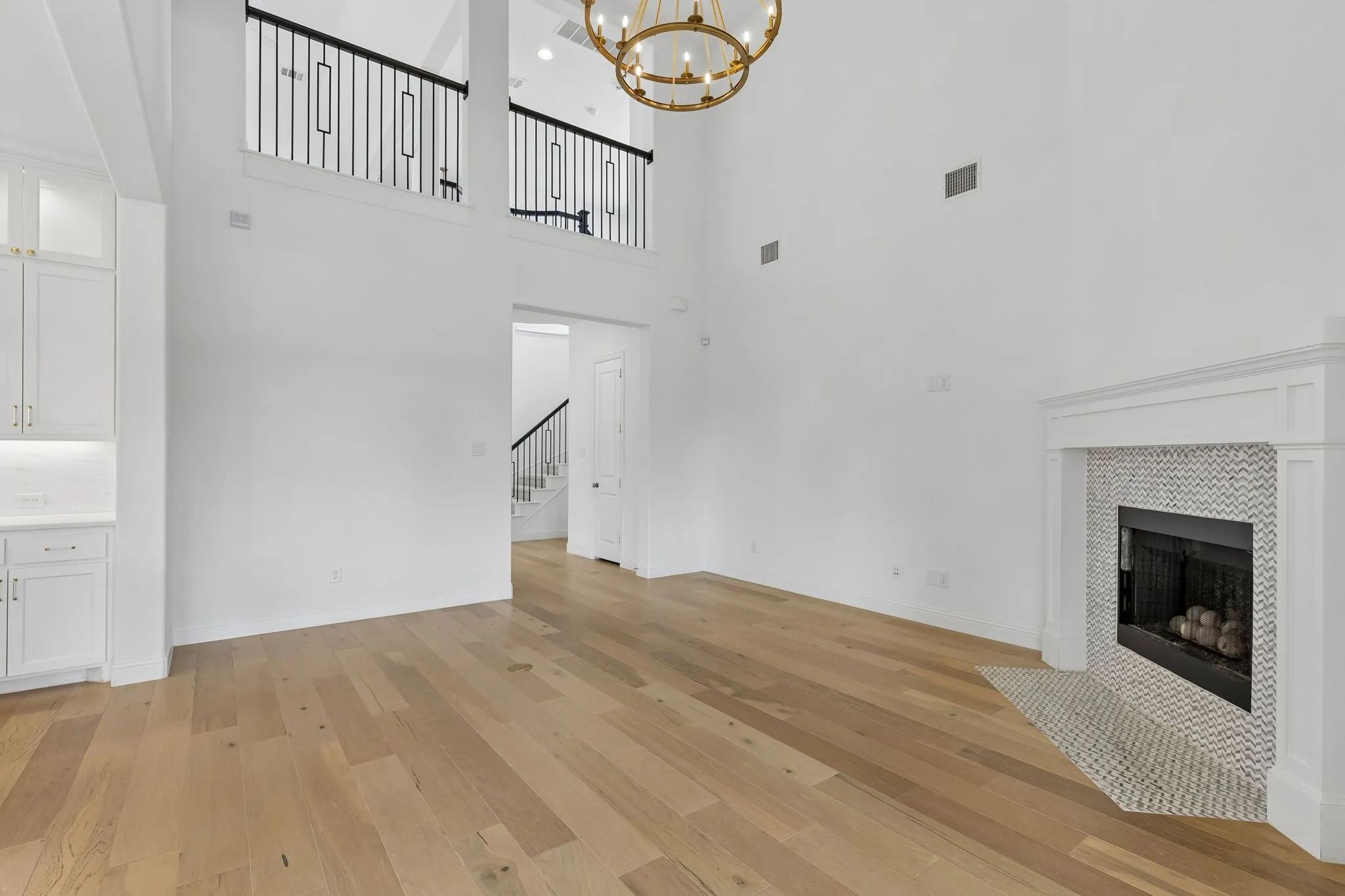 Single Family Residence For Sale in Denton County , 8213 Western, The Colony, Texas 75056, 4 Bedroom, 5 Bathroom, 2 Garage spaces, 3,813 Sqft, built in 2019, mls#21389452, Real Estate Agent in The Colony, Homes For Sale in Denton county, Homes For Sale in The Colony, Realtor in The Colony Texas, Real Estate Brokerage Independent Realty Texas, Luminita Cordes Realtor