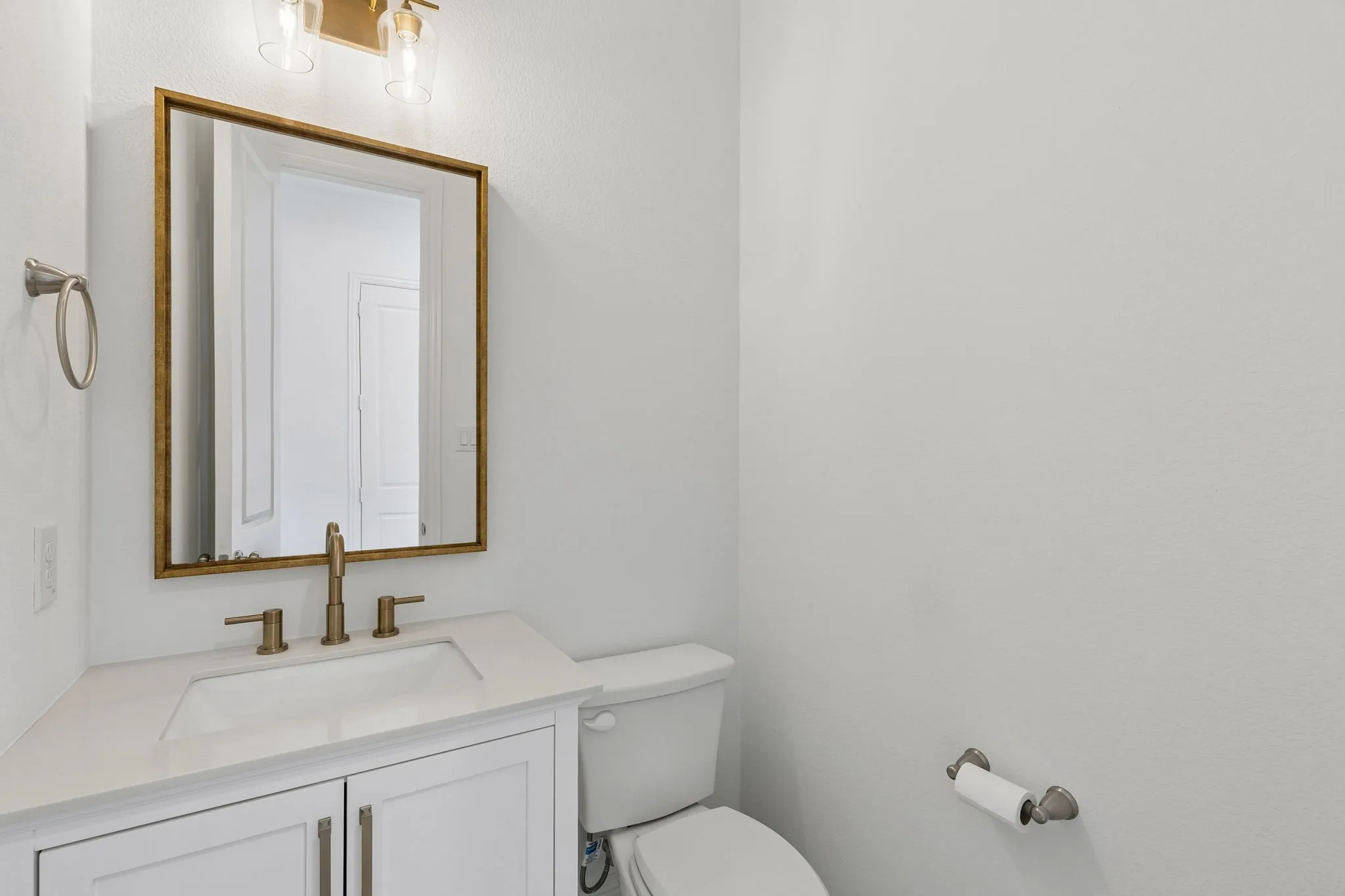 Single Family Residence For Sale in Denton County , 8213 Western, The Colony, Texas 75056, 4 Bedroom, 5 Bathroom, 2 Garage spaces, 3,813 Sqft, built in 2019, mls#21389452, Real Estate Agent in The Colony, Homes For Sale in Denton county, Homes For Sale in The Colony, Realtor in The Colony Texas, Real Estate Brokerage Independent Realty Texas, Luminita Cordes Realtor