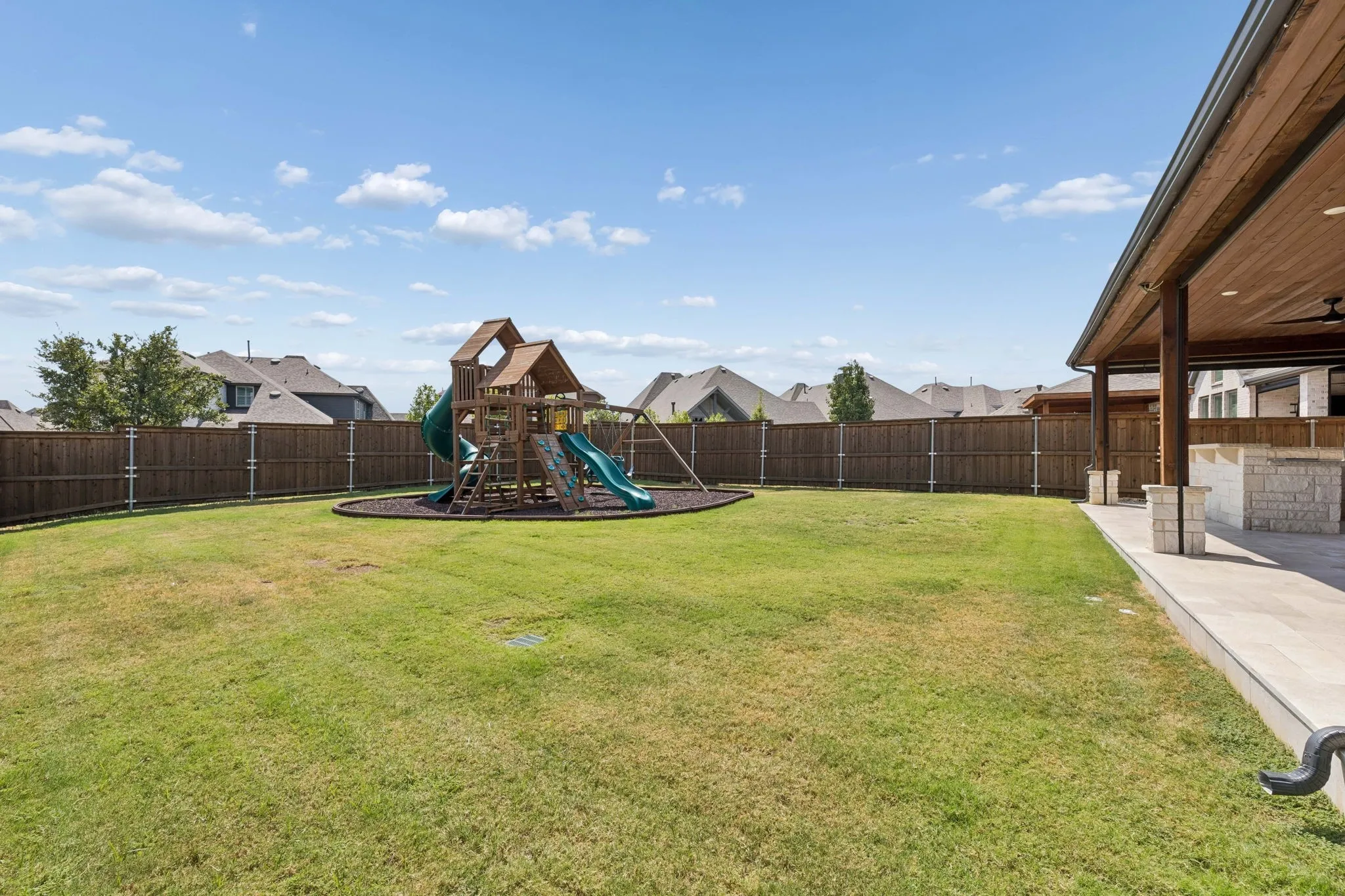 Single Family Residence For Sale in Denton County , 8213 Western, The Colony, Texas 75056, 4 Bedroom, 5 Bathroom, 2 Garage spaces, 3,813 Sqft, built in 2019, mls#21389452, Real Estate Agent in The Colony, Homes For Sale in Denton county, Homes For Sale in The Colony, Realtor in The Colony Texas, Real Estate Brokerage Independent Realty Texas, Luminita Cordes Realtor