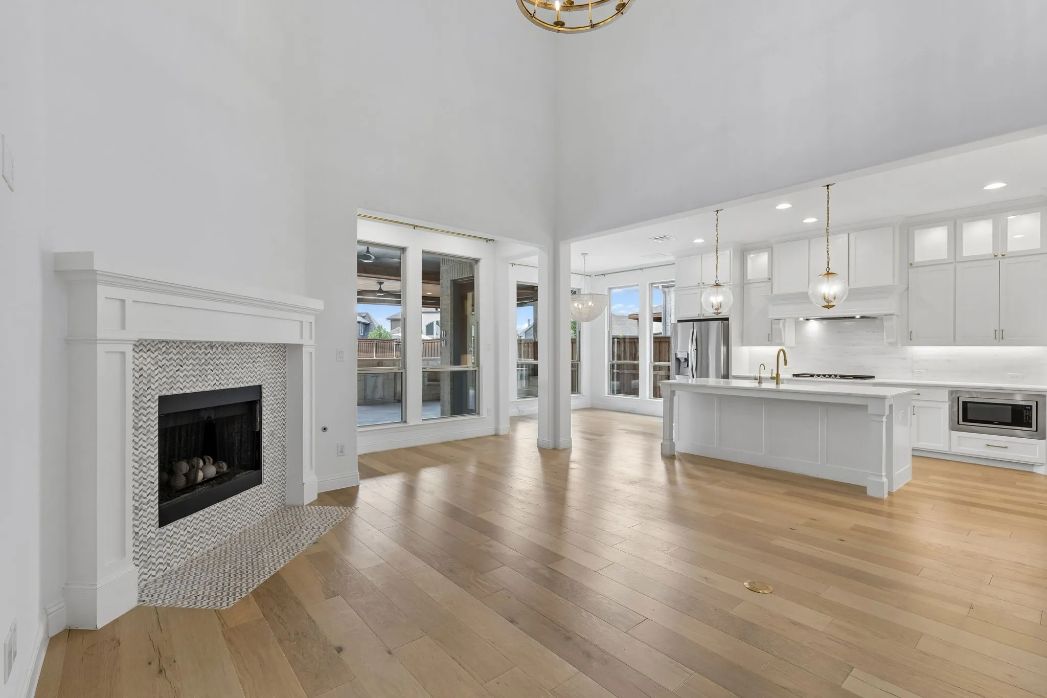 Single Family Residence For Sale in Denton County , 8213 Western, The Colony, Texas 75056, 4 Bedroom, 5 Bathroom, 2 Garage spaces, 3,813 Sqft, built in 2019, mls#21389452, Real Estate Agent in The Colony, Homes For Sale in Denton county, Homes For Sale in The Colony, Realtor in The Colony Texas, Real Estate Brokerage Independent Realty Texas, Luminita Cordes Realtor