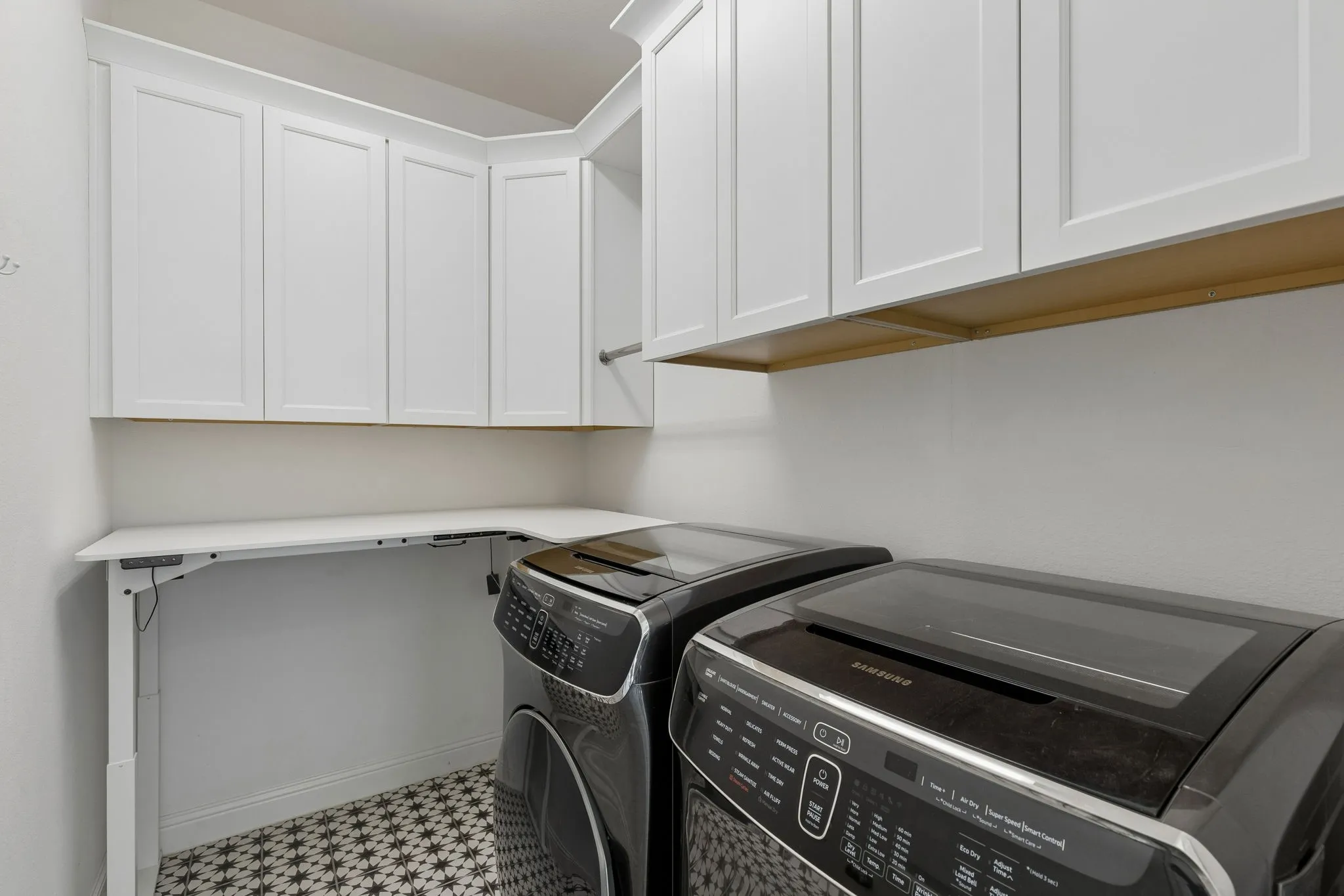 Single Family Residence For Sale in Denton County , 8213 Western, The Colony, Texas 75056, 4 Bedroom, 5 Bathroom, 2 Garage spaces, 3,813 Sqft, built in 2019, mls#21389452, Real Estate Agent in The Colony, Homes For Sale in Denton county, Homes For Sale in The Colony, Realtor in The Colony Texas, Real Estate Brokerage Independent Realty Texas, Luminita Cordes Realtor
