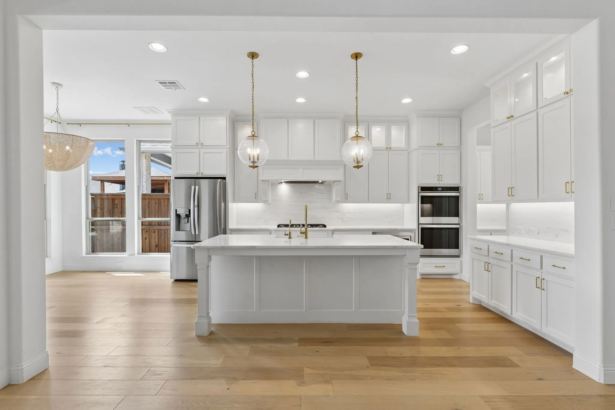 Single Family Residence For Sale in Denton County , 8213 Western, The Colony, Texas 75056, 4 Bedroom, 5 Bathroom, 2 Garage spaces, 3,813 Sqft, built in 2019, mls#21389452, Real Estate Agent in The Colony, Homes For Sale in Denton county, Homes For Sale in The Colony, Realtor in The Colony Texas, Real Estate Brokerage Independent Realty Texas, Luminita Cordes Realtor