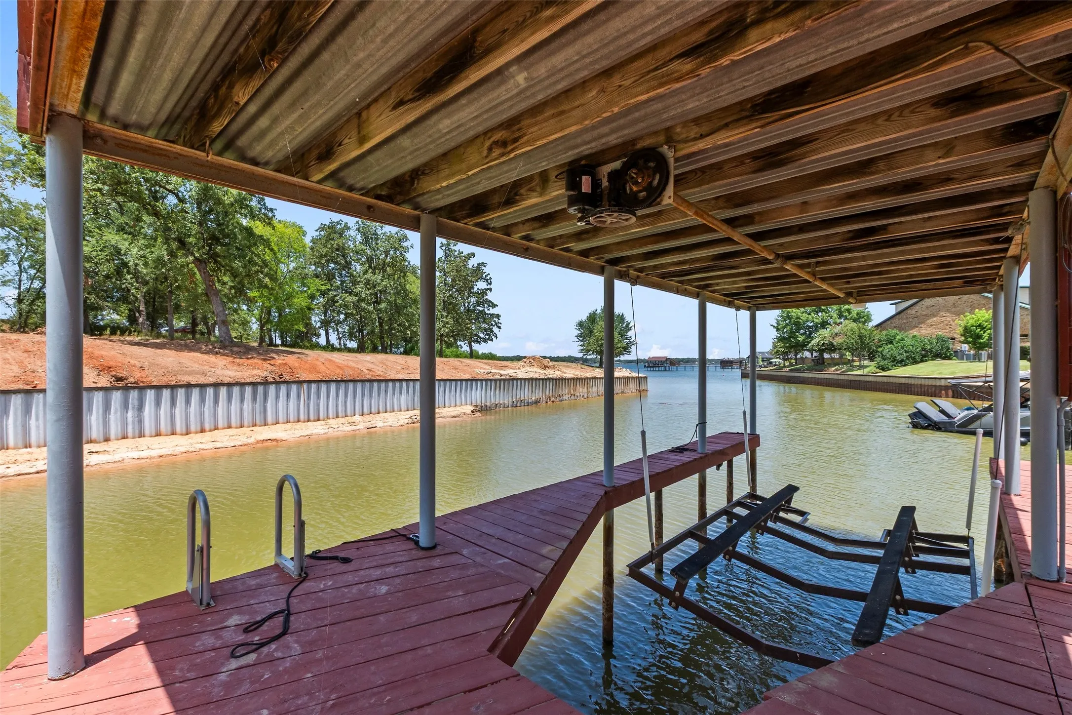 Single Family Residence For Sale in Henderson County , 5459 Woodland Shores Drive, Log Cabin, Texas 75148, 4 Bedroom, 3 Bathroom, 2 Garage spaces, 2,674 Sqft, built in 2000, mls#21387462, Real Estate Agent in Log Cabin, Homes For Sale in Henderson county, Homes For Sale in Log Cabin, Realtor in Log Cabin Texas, Real Estate Brokerage Independent Realty Texas, Luminita Cordes Realtor