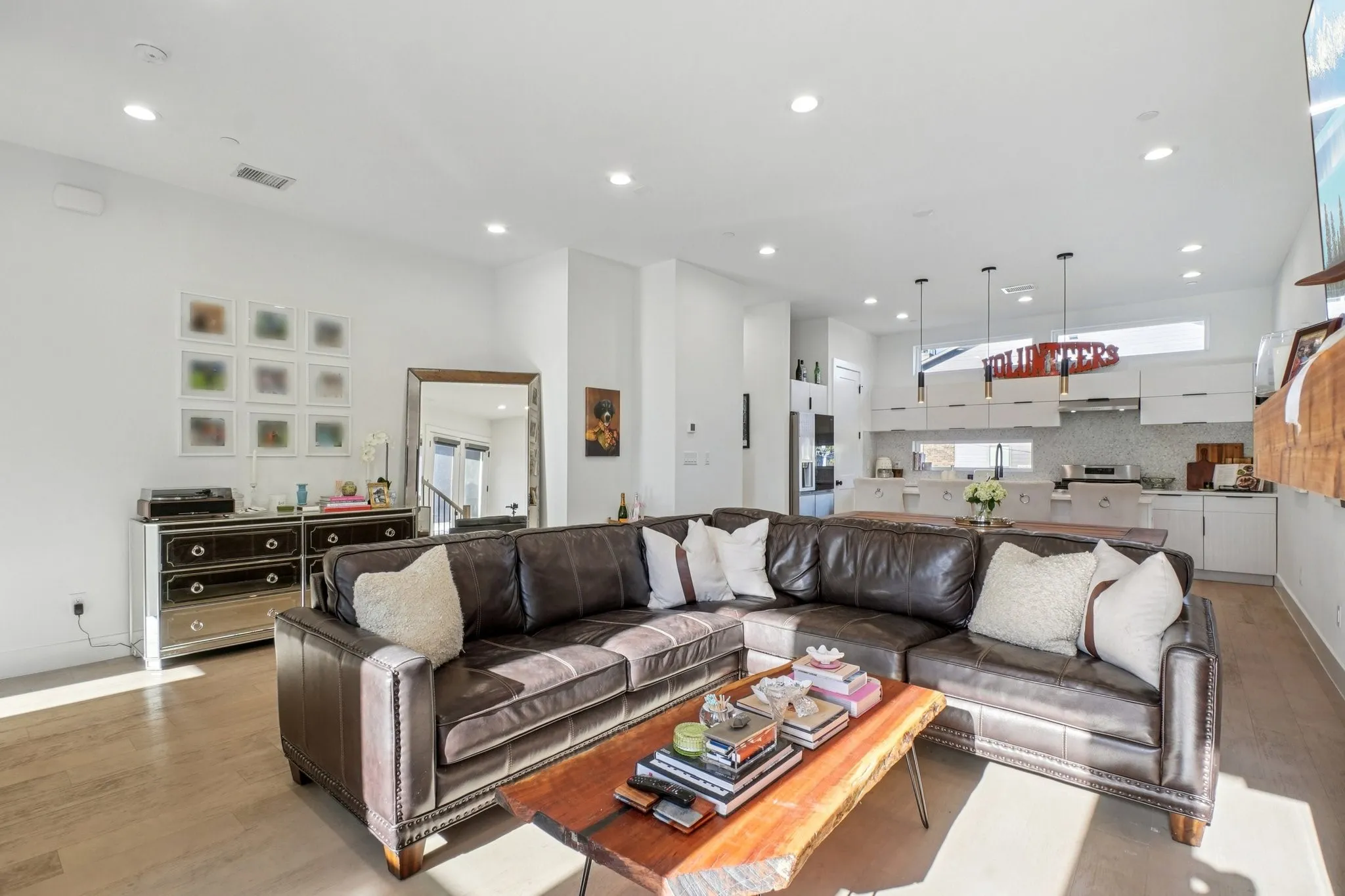 Condominium For Rent in Dallas County , 145 N Henderson Avenue 102, Dallas, Texas 75214, 2 Bedroom, 3 Bathroom, 2 Garage spaces, 1,689 Sqft, built in 2020, mls#21384812, Real Estate Agent in Dallas, Homes For Rent in Dallas county, Homes For Rent in Dallas, Realtor in Dallas Texas, Real Estate Brokerage Independent Realty Texas, Luminita Cordes Realtor