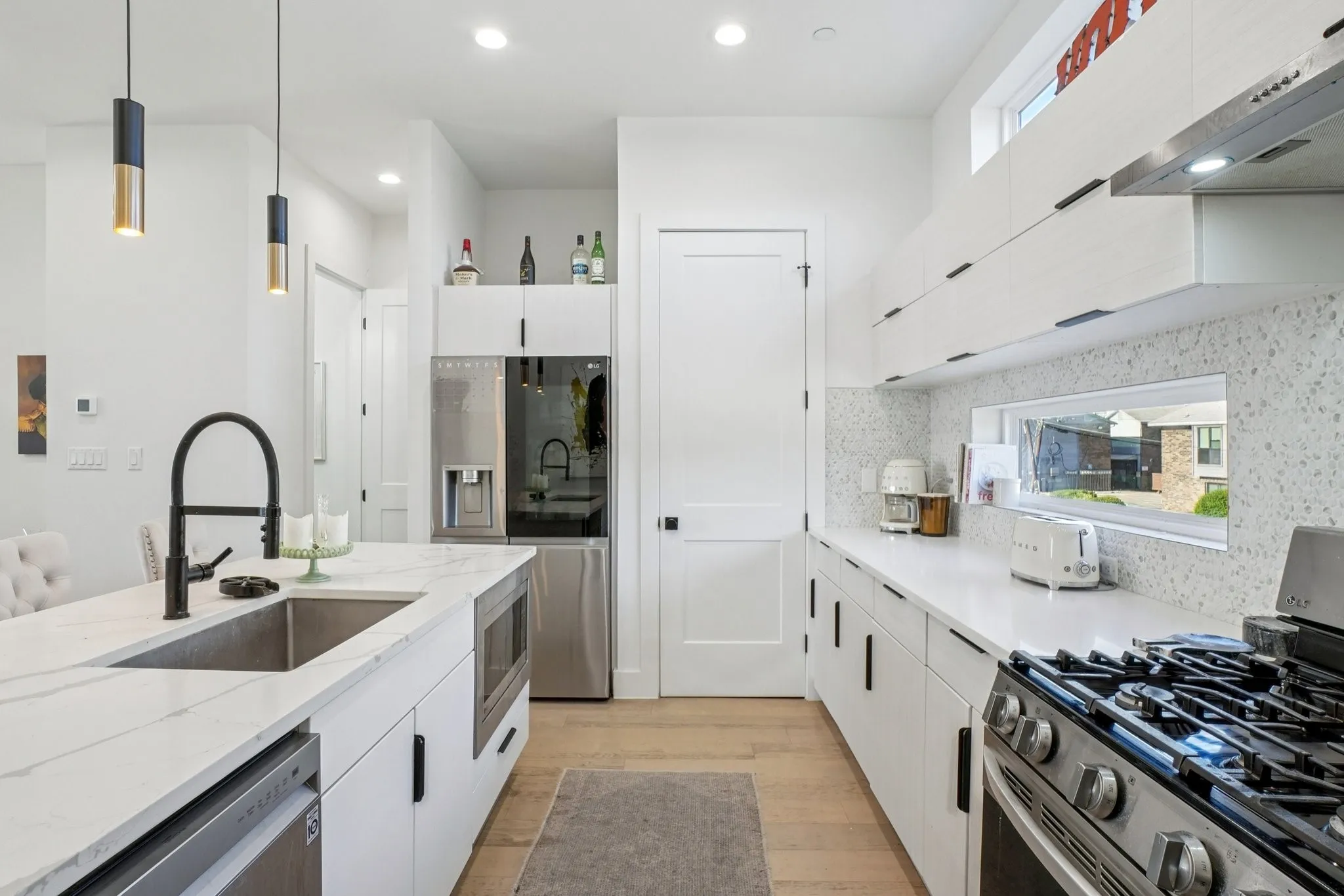 Condominium For Rent in Dallas County , 145 N Henderson Avenue 102, Dallas, Texas 75214, 2 Bedroom, 3 Bathroom, 2 Garage spaces, 1,689 Sqft, built in 2020, mls#21384812, Real Estate Agent in Dallas, Homes For Rent in Dallas county, Homes For Rent in Dallas, Realtor in Dallas Texas, Real Estate Brokerage Independent Realty Texas, Luminita Cordes Realtor