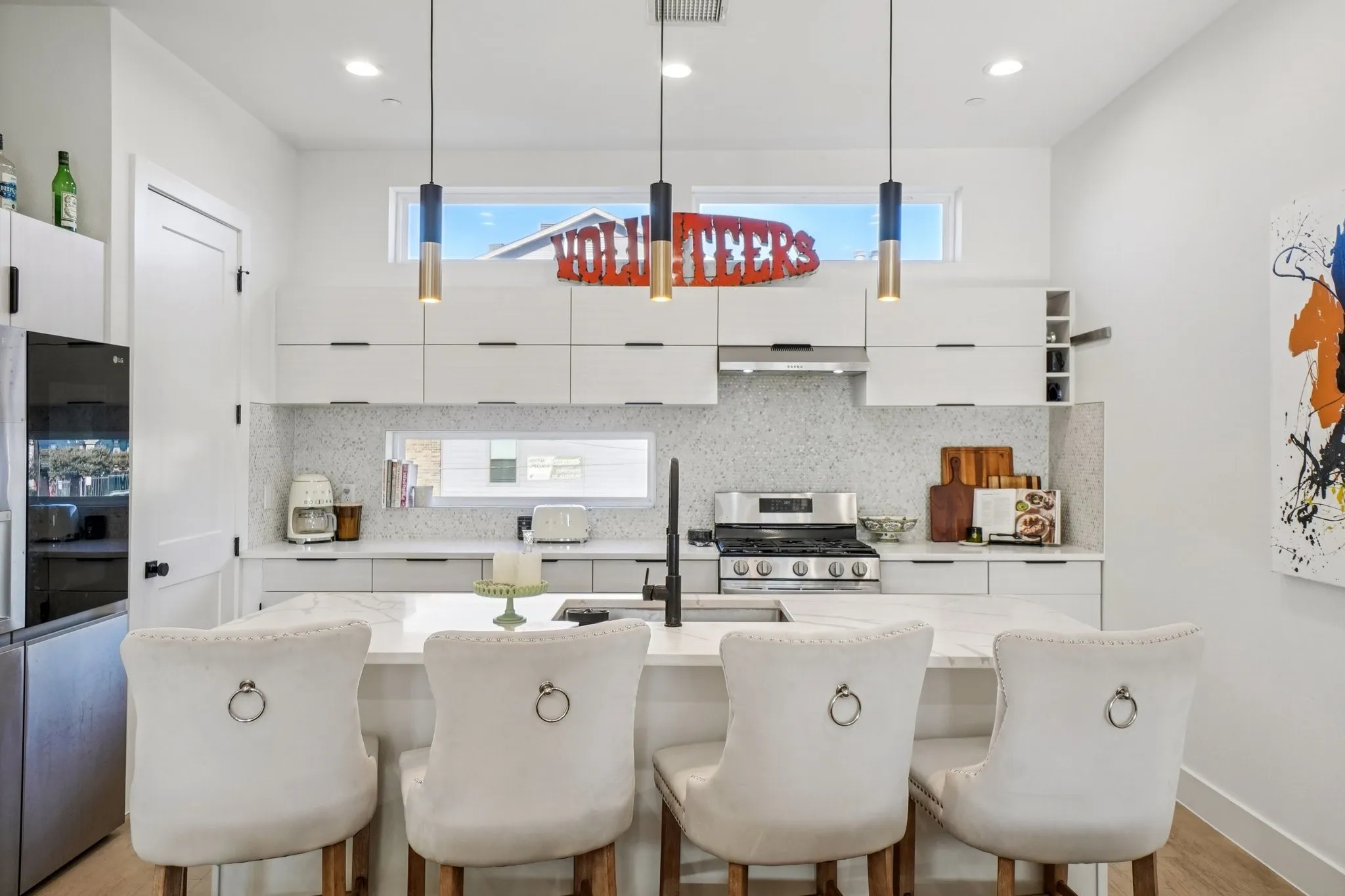 Condominium For Rent in Dallas County , 145 N Henderson Avenue 102, Dallas, Texas 75214, 2 Bedroom, 3 Bathroom, 2 Garage spaces, 1,689 Sqft, built in 2020, mls#21384812, Real Estate Agent in Dallas, Homes For Rent in Dallas county, Homes For Rent in Dallas, Realtor in Dallas Texas, Real Estate Brokerage Independent Realty Texas, Luminita Cordes Realtor