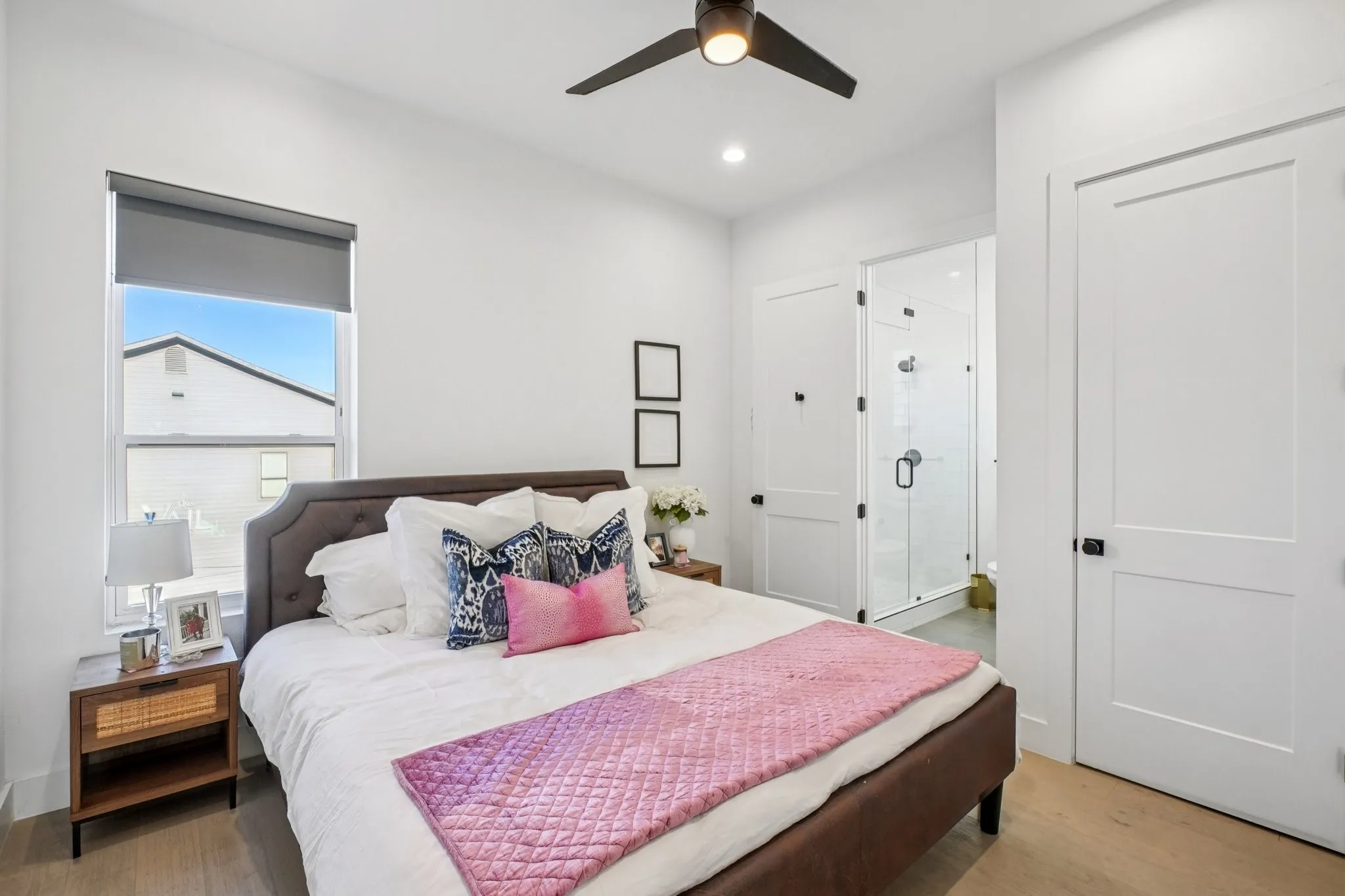 Condominium For Rent in Dallas County , 145 N Henderson Avenue 102, Dallas, Texas 75214, 2 Bedroom, 3 Bathroom, 2 Garage spaces, 1,689 Sqft, built in 2020, mls#21384812, Real Estate Agent in Dallas, Homes For Rent in Dallas county, Homes For Rent in Dallas, Realtor in Dallas Texas, Real Estate Brokerage Independent Realty Texas, Luminita Cordes Realtor