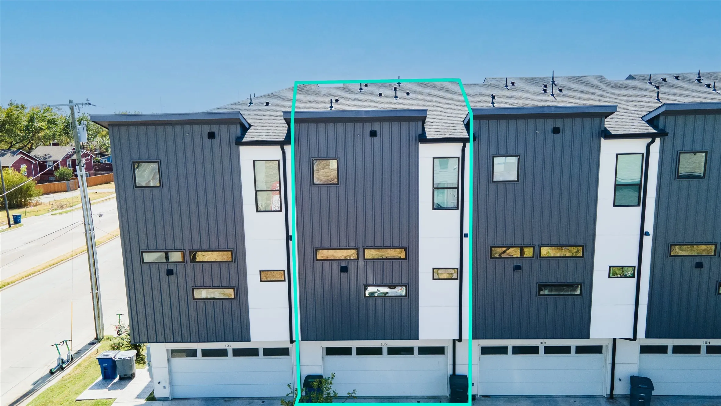 Condominium For Rent in Dallas County , 145 N Henderson Avenue 102, Dallas, Texas 75214, 2 Bedroom, 3 Bathroom, 2 Garage spaces, 1,689 Sqft, built in 2020, mls#21384812, Real Estate Agent in Dallas, Homes For Rent in Dallas county, Homes For Rent in Dallas, Realtor in Dallas Texas, Real Estate Brokerage Independent Realty Texas, Luminita Cordes Realtor