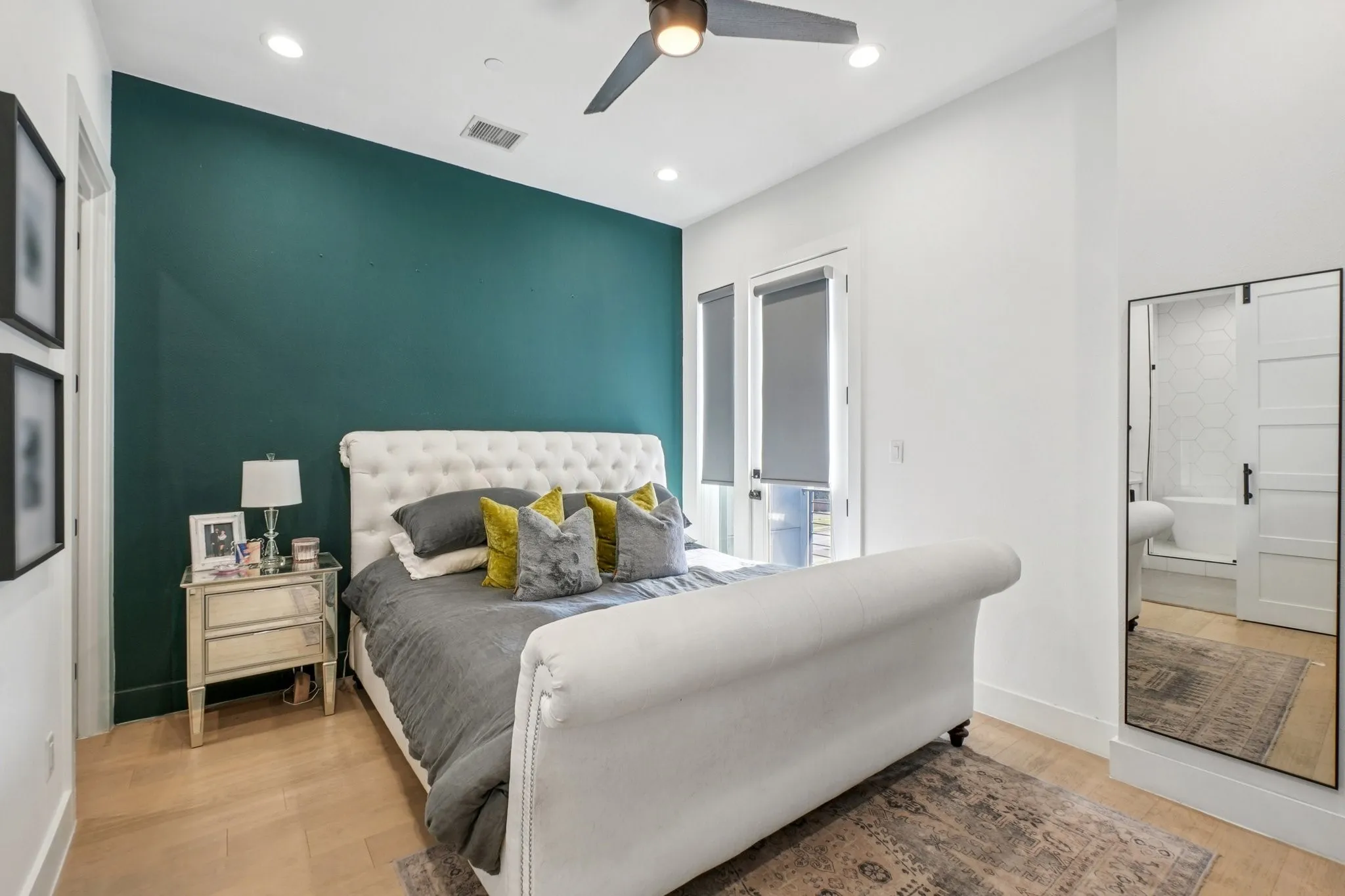 Condominium For Rent in Dallas County , 145 N Henderson Avenue 102, Dallas, Texas 75214, 2 Bedroom, 3 Bathroom, 2 Garage spaces, 1,689 Sqft, built in 2020, mls#21384812, Real Estate Agent in Dallas, Homes For Rent in Dallas county, Homes For Rent in Dallas, Realtor in Dallas Texas, Real Estate Brokerage Independent Realty Texas, Luminita Cordes Realtor