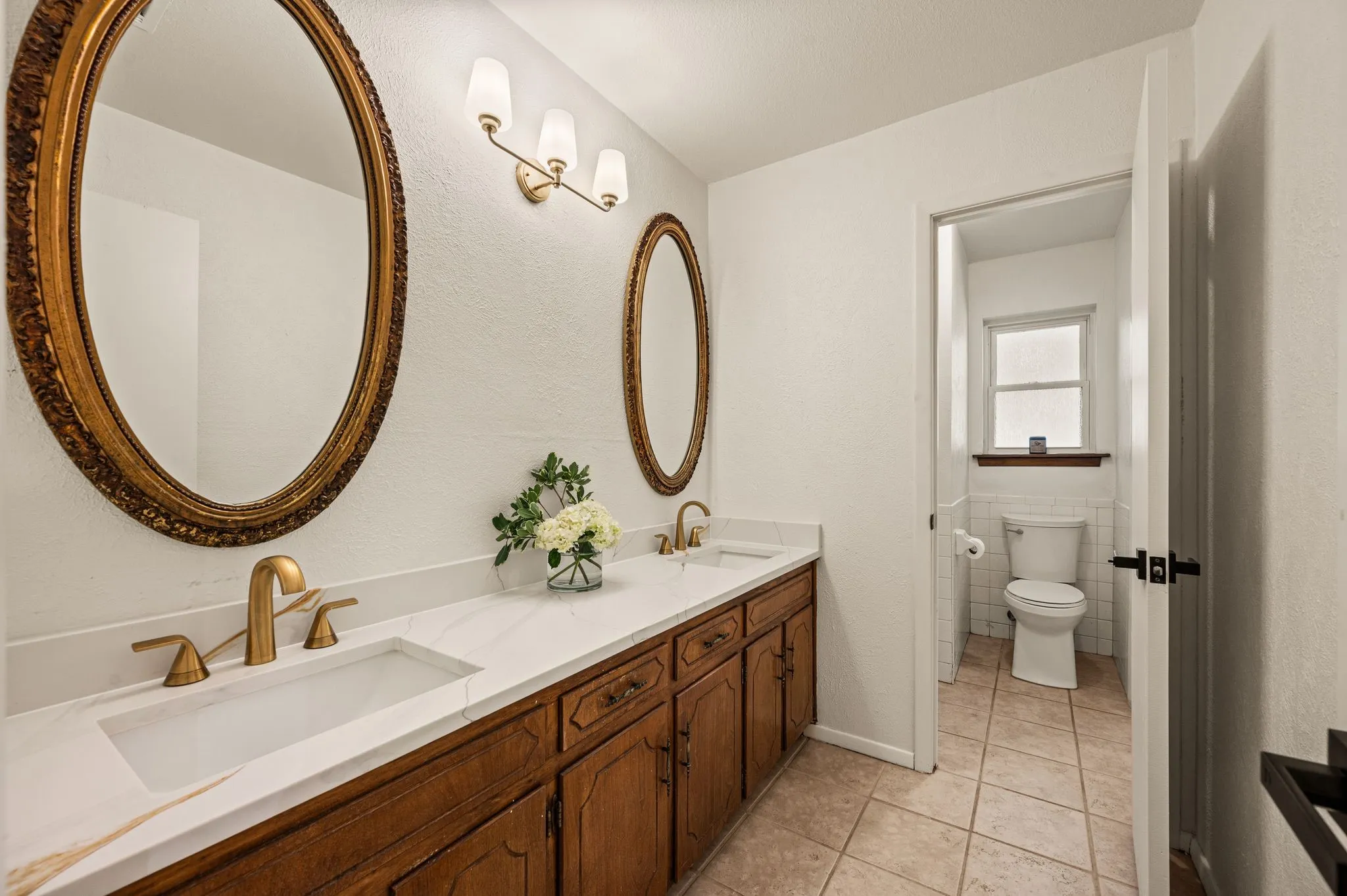 Single Family Residence For Sale in Tarrant County , 1317 Wade Drive, Bedford, Texas 76022, 4 Bedroom, 2 Bathroom, 2 Garage spaces, 2,162 Sqft, built in 1972, mls#21389347, Real Estate Agent in Bedford, Homes For Sale in Tarrant county, Homes For Sale in Bedford, Realtor in Bedford Texas, Real Estate Brokerage Independent Realty Texas, Luminita Cordes Realtor