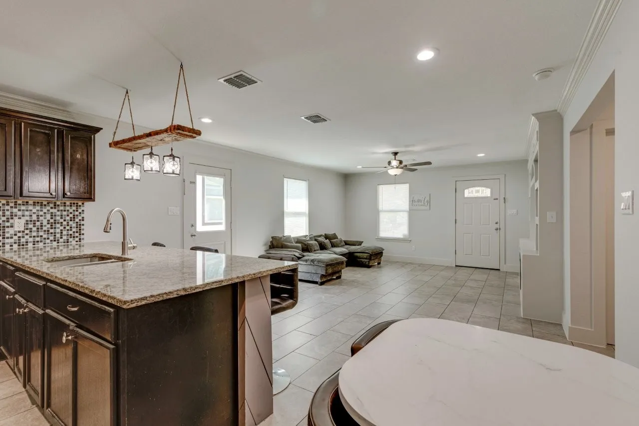 Single Family Residence For Sale in Henderson County , 138 Erie Street, Gun Barrel City, Texas 75156, 2 Bedroom, 1 Bathroom, Garage spaces, 900 Sqft, built in 2022, mls#21389691, Real Estate Agent in Gun Barrel City, Homes For Sale in Henderson county, Homes For Sale in Gun Barrel City, Realtor in Gun Barrel City Texas, Real Estate Brokerage Independent Realty Texas, Luminita Cordes Realtor