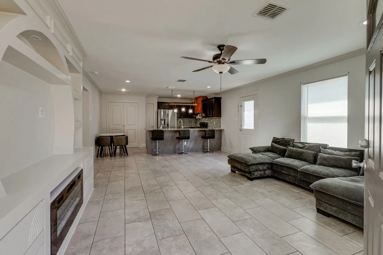 Single Family Residence For Sale in Henderson County , 138 Erie Street, Gun Barrel City, Texas 75156, 2 Bedroom, 1 Bathroom, Garage spaces, 900 Sqft, built in 2022, mls#21389691, Real Estate Agent in Gun Barrel City, Homes For Sale in Henderson county, Homes For Sale in Gun Barrel City, Realtor in Gun Barrel City Texas, Real Estate Brokerage Independent Realty Texas, Luminita Cordes Realtor