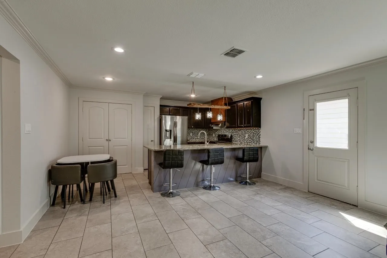 Single Family Residence For Sale in Henderson County , 138 Erie Street, Gun Barrel City, Texas 75156, 2 Bedroom, 1 Bathroom, Garage spaces, 900 Sqft, built in 2022, mls#21389691, Real Estate Agent in Gun Barrel City, Homes For Sale in Henderson county, Homes For Sale in Gun Barrel City, Realtor in Gun Barrel City Texas, Real Estate Brokerage Independent Realty Texas, Luminita Cordes Realtor