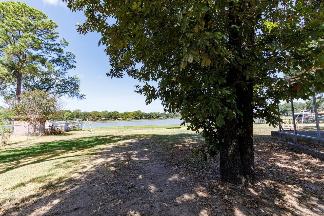 Single Family Residence For Sale in Henderson County , 138 Erie Street, Gun Barrel City, Texas 75156, 2 Bedroom, 1 Bathroom, Garage spaces, 900 Sqft, built in 2022, mls#21389691, Real Estate Agent in Gun Barrel City, Homes For Sale in Henderson county, Homes For Sale in Gun Barrel City, Realtor in Gun Barrel City Texas, Real Estate Brokerage Independent Realty Texas, Luminita Cordes Realtor