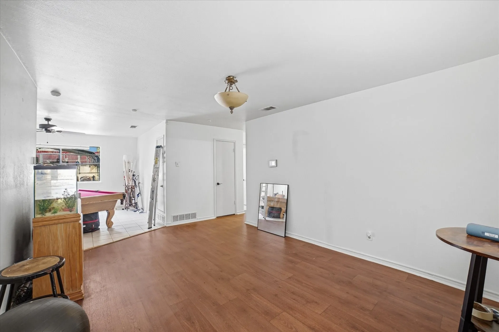 Single Family Residence For Sale in Dallas County , 1262 Hidden Valley Drive, Dallas, Texas 75241, 3 Bedroom, 2 Bathroom, 1 Garage spaces, 1,143 Sqft, built in 1965, mls#21387946, Real Estate Agent in Dallas, Homes For Sale in Dallas county, Homes For Sale in Dallas, Realtor in Dallas Texas, Real Estate Brokerage Independent Realty Texas, Luminita Cordes Realtor
