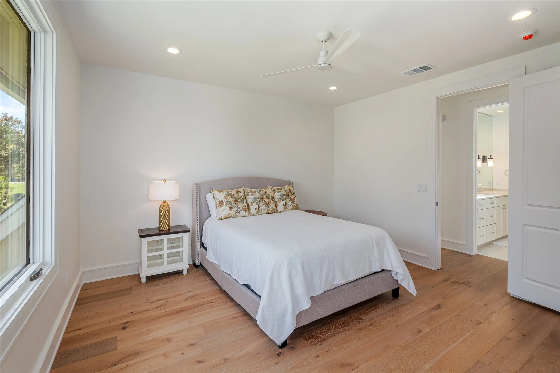 Single Family Residence For Sale in Henderson County , 5701 Impala South Road, Athens, Texas 75752, 7 Bedroom, 9 Bathroom, 3 Garage spaces, 6,123 Sqft, built in 2023, mls#21388112, Real Estate Agent in Athens, Homes For Sale in Henderson county, Homes For Sale in Athens, Realtor in Athens Texas, Real Estate Brokerage Independent Realty Texas, Luminita Cordes Realtor