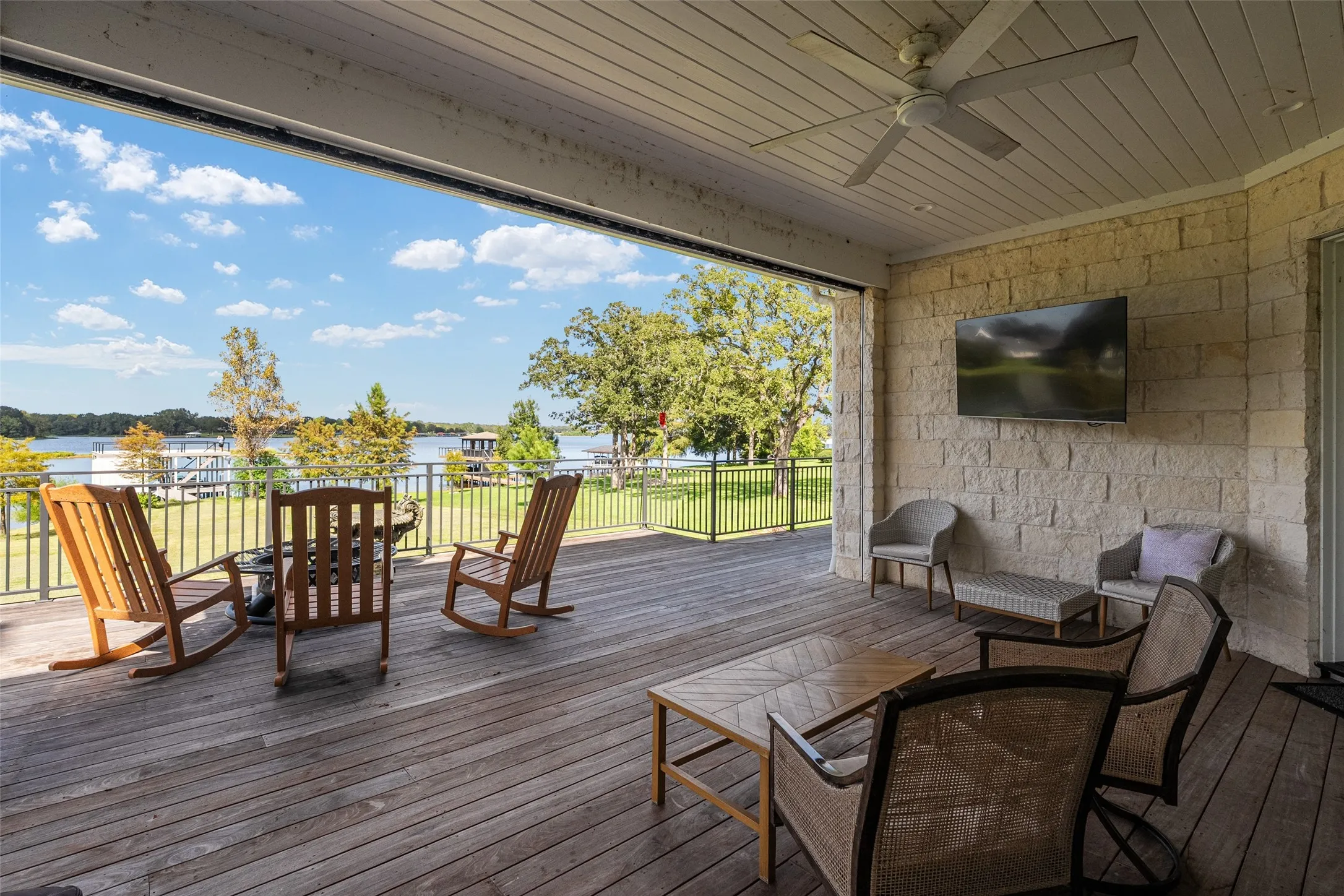 Single Family Residence For Sale in Henderson County , 5701 Impala South Road, Athens, Texas 75752, 7 Bedroom, 9 Bathroom, 3 Garage spaces, 6,123 Sqft, built in 2023, mls#21388112, Real Estate Agent in Athens, Homes For Sale in Henderson county, Homes For Sale in Athens, Realtor in Athens Texas, Real Estate Brokerage Independent Realty Texas, Luminita Cordes Realtor