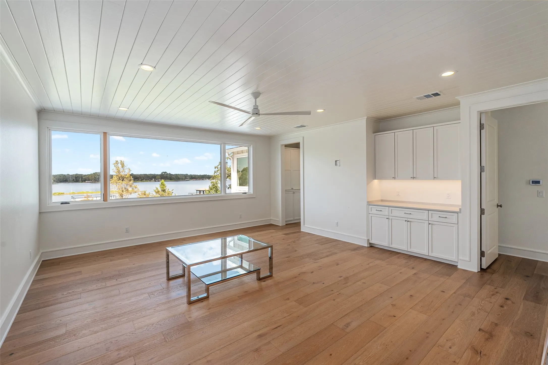 Single Family Residence For Sale in Henderson County , 5701 Impala South Road, Athens, Texas 75752, 7 Bedroom, 9 Bathroom, 3 Garage spaces, 6,123 Sqft, built in 2023, mls#21388112, Real Estate Agent in Athens, Homes For Sale in Henderson county, Homes For Sale in Athens, Realtor in Athens Texas, Real Estate Brokerage Independent Realty Texas, Luminita Cordes Realtor
