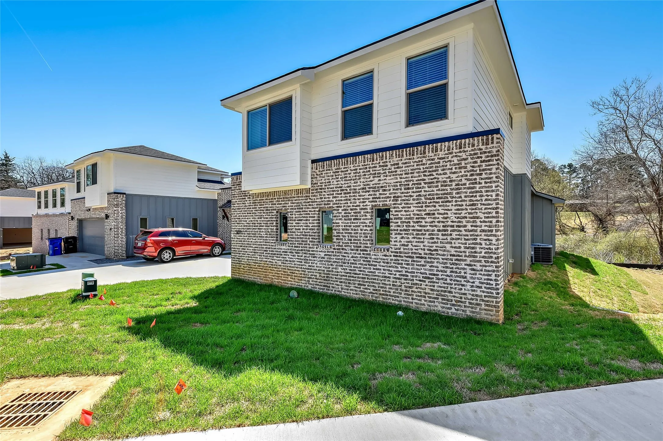 Apartment For Rent in Grayson County , 3260 W Crawford Street 401, Denison, Texas 75020, 3 Bedroom, 3 Bathroom, 2 Garage spaces, 1,383 Sqft, built in 2021, mls#21389697, Real Estate Agent in Denison, Homes For Rent in Grayson county, Homes For Rent in Denison, Realtor in Denison Texas, Real Estate Brokerage Independent Realty Texas, Luminita Cordes Realtor