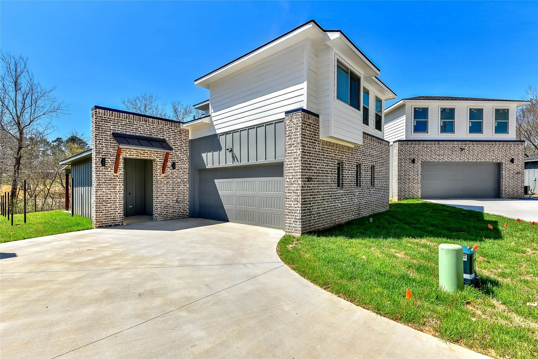 Apartment For Rent in Grayson County , 3260 W Crawford Street 401, Denison, Texas 75020, 3 Bedroom, 3 Bathroom, 2 Garage spaces, 1,383 Sqft, built in 2021, mls#21389697, Real Estate Agent in Denison, Homes For Rent in Grayson county, Homes For Rent in Denison, Realtor in Denison Texas, Real Estate Brokerage Independent Realty Texas, Luminita Cordes Realtor