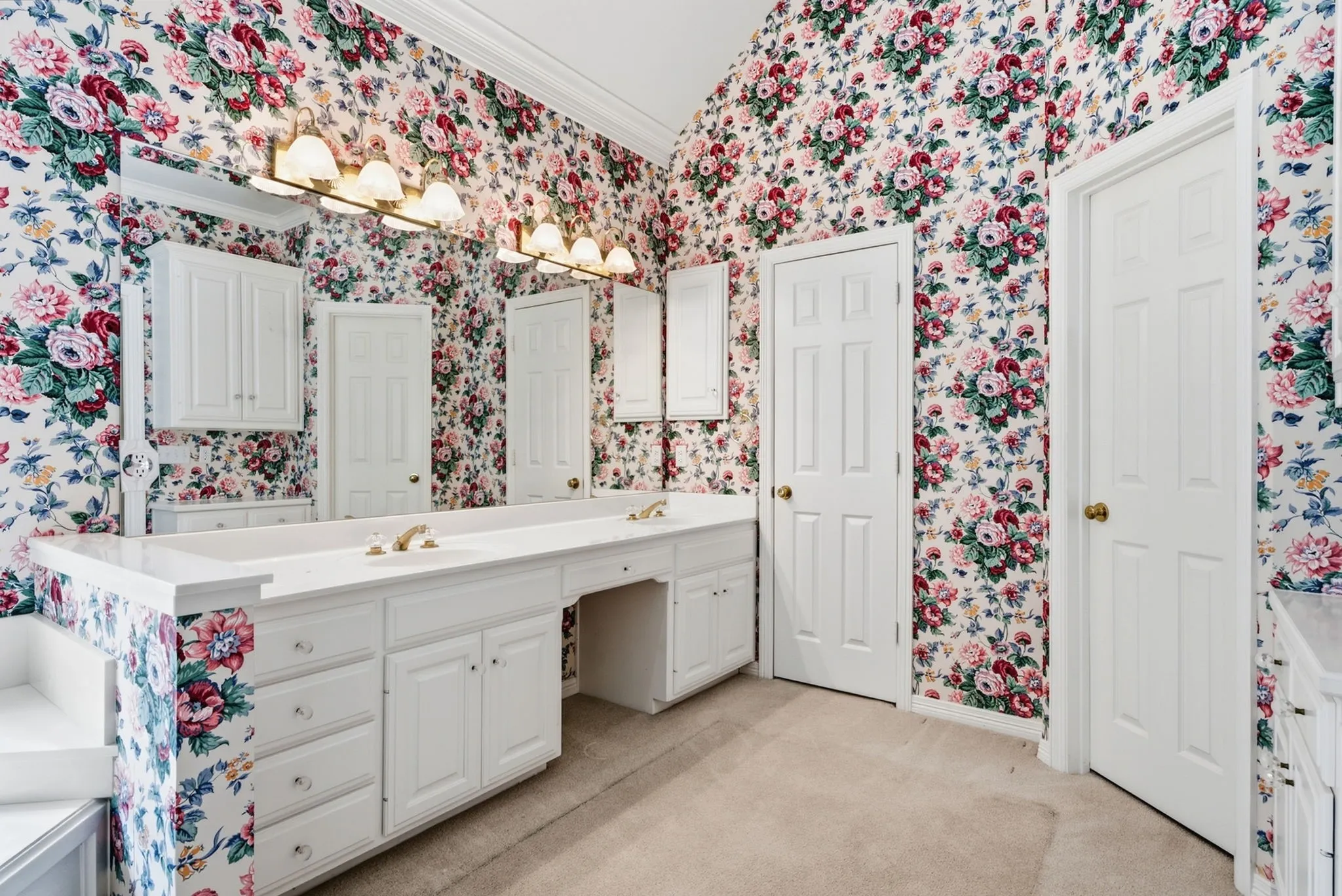 Single Family Residence For Sale in Smith County , 3403 Pinecreek Drive, Tyler, Texas 75707, 4 Bedroom, 3 Bathroom, 2 Garage spaces, 2,872 Sqft, built in 1993, mls#21389701, Real Estate Agent in Tyler, Homes For Sale in Smith county, Homes For Sale in Tyler, Realtor in Tyler Texas, Real Estate Brokerage Independent Realty Texas, Luminita Cordes Realtor