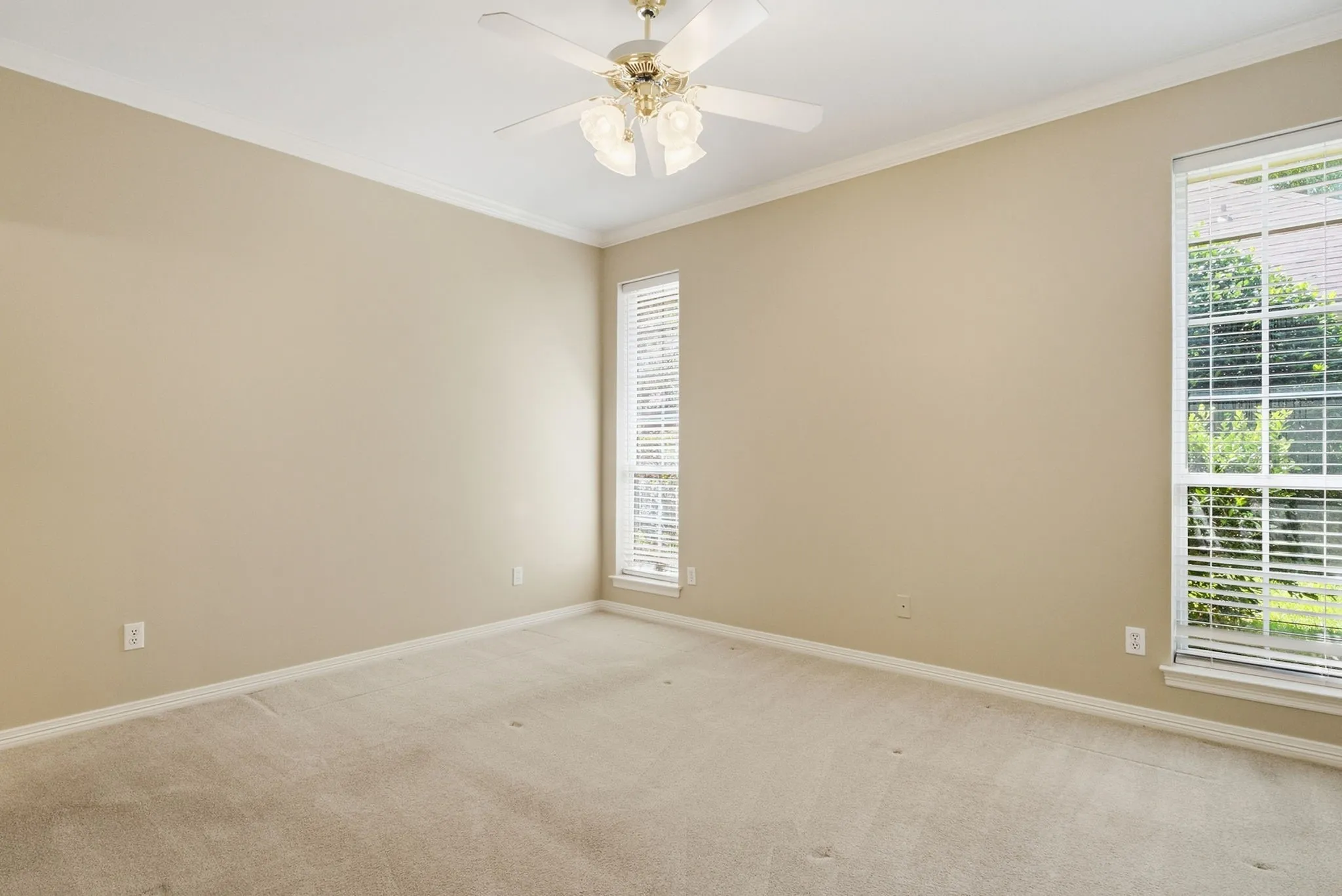Single Family Residence For Sale in Smith County , 3403 Pinecreek Drive, Tyler, Texas 75707, 4 Bedroom, 3 Bathroom, 2 Garage spaces, 2,872 Sqft, built in 1993, mls#21389701, Real Estate Agent in Tyler, Homes For Sale in Smith county, Homes For Sale in Tyler, Realtor in Tyler Texas, Real Estate Brokerage Independent Realty Texas, Luminita Cordes Realtor