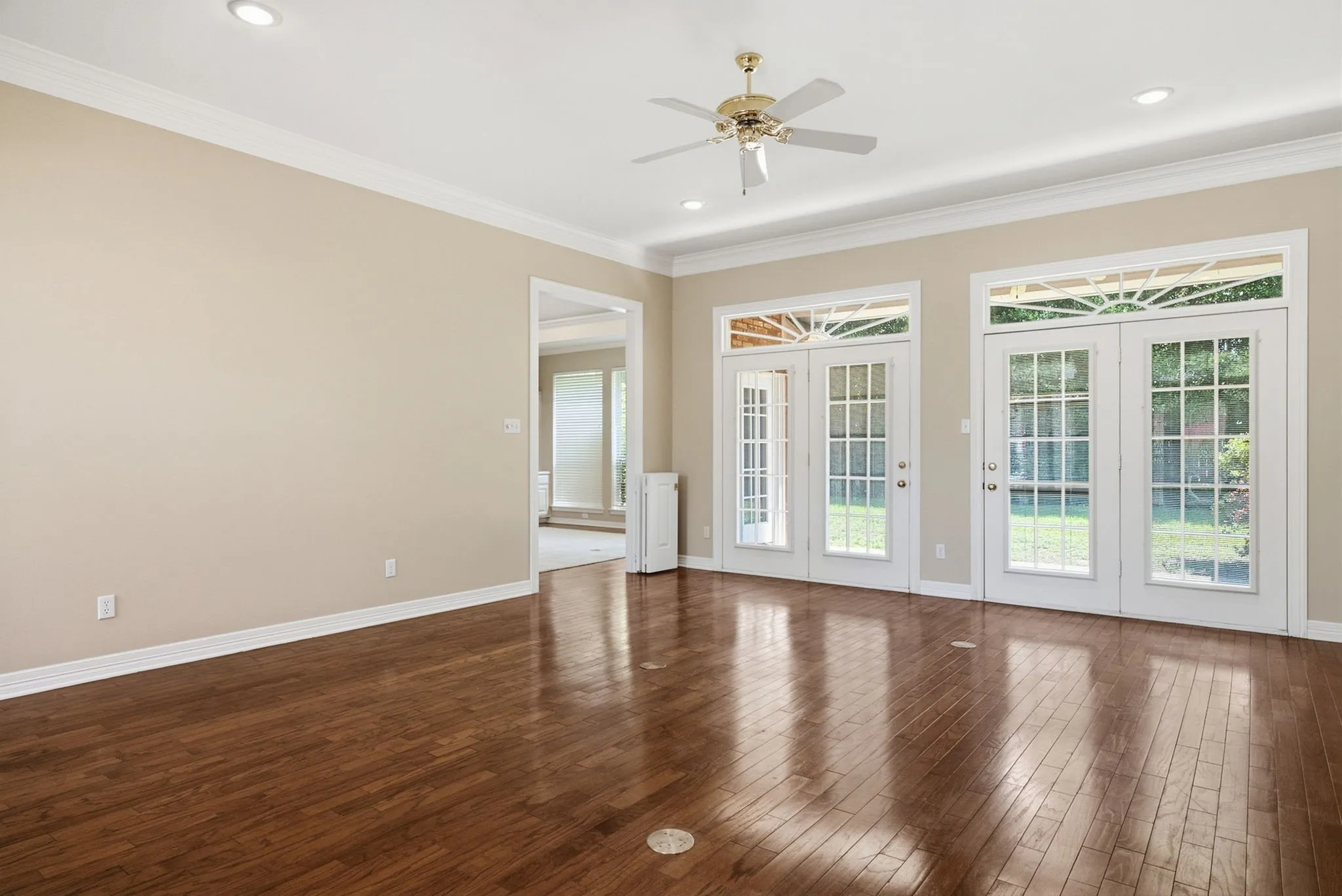 Single Family Residence For Sale in Smith County , 3403 Pinecreek Drive, Tyler, Texas 75707, 4 Bedroom, 3 Bathroom, 2 Garage spaces, 2,872 Sqft, built in 1993, mls#21389701, Real Estate Agent in Tyler, Homes For Sale in Smith county, Homes For Sale in Tyler, Realtor in Tyler Texas, Real Estate Brokerage Independent Realty Texas, Luminita Cordes Realtor