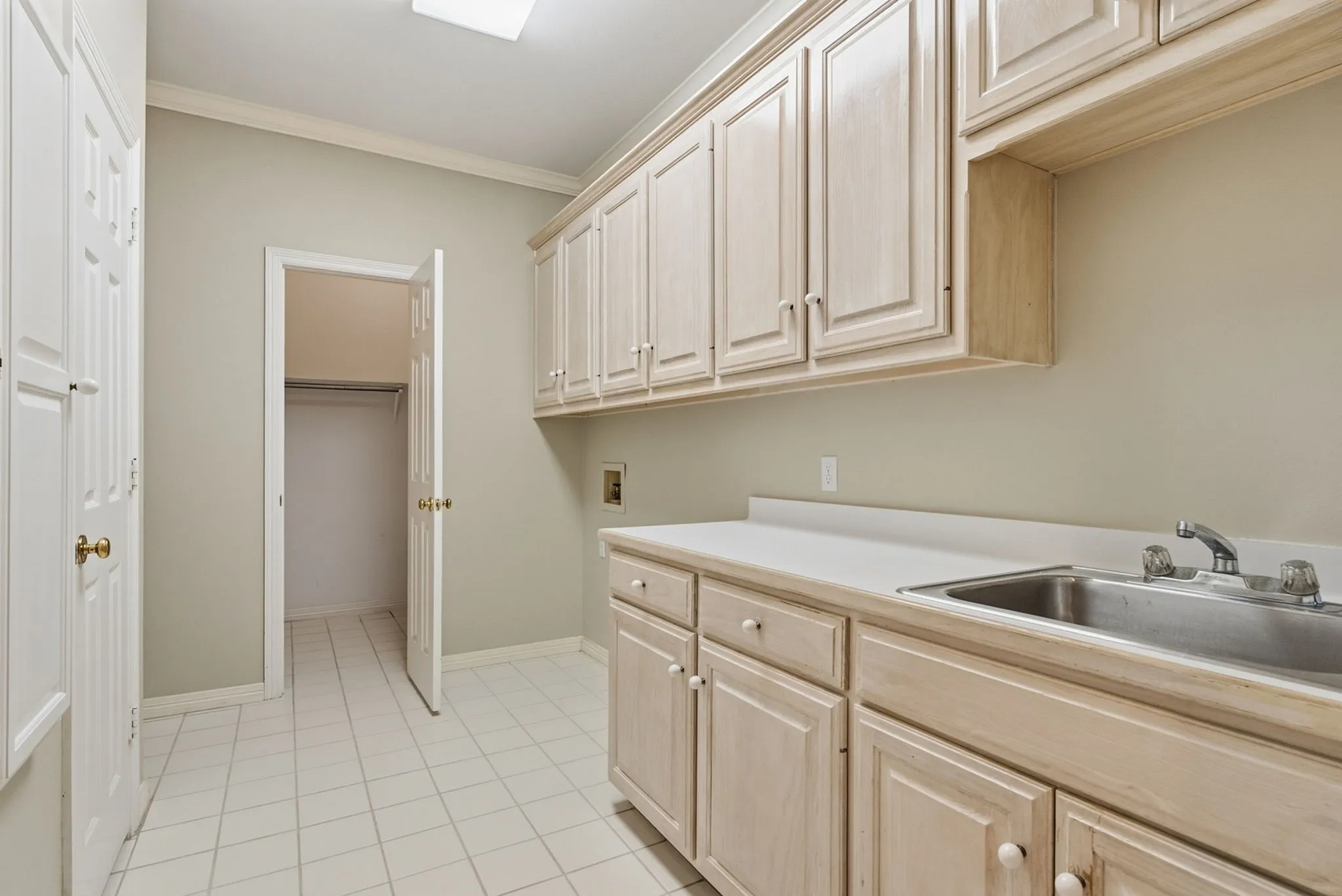 Single Family Residence For Sale in Smith County , 3403 Pinecreek Drive, Tyler, Texas 75707, 4 Bedroom, 3 Bathroom, 2 Garage spaces, 2,872 Sqft, built in 1993, mls#21389701, Real Estate Agent in Tyler, Homes For Sale in Smith county, Homes For Sale in Tyler, Realtor in Tyler Texas, Real Estate Brokerage Independent Realty Texas, Luminita Cordes Realtor