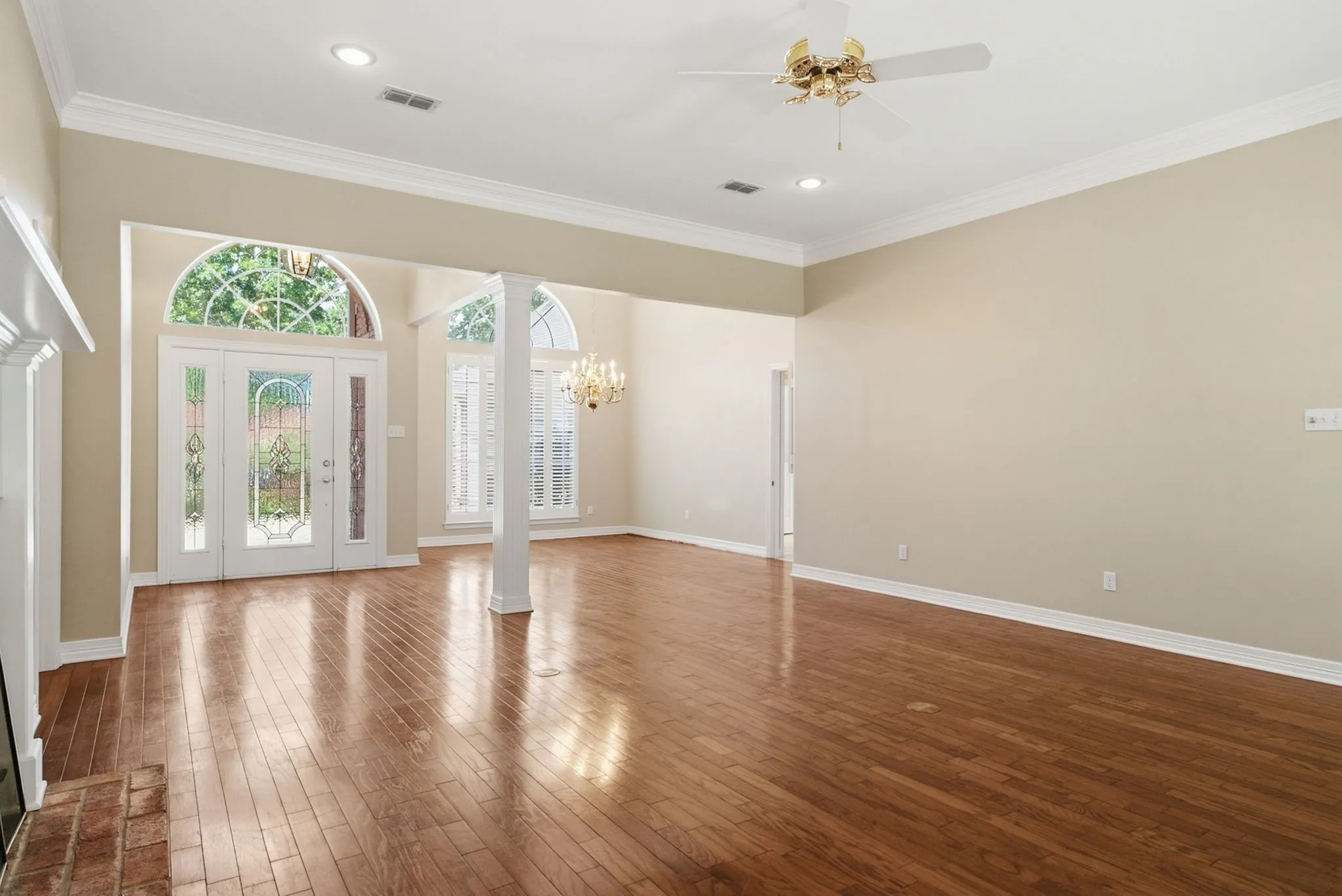 Single Family Residence For Sale in Smith County , 3403 Pinecreek Drive, Tyler, Texas 75707, 4 Bedroom, 3 Bathroom, 2 Garage spaces, 2,872 Sqft, built in 1993, mls#21389701, Real Estate Agent in Tyler, Homes For Sale in Smith county, Homes For Sale in Tyler, Realtor in Tyler Texas, Real Estate Brokerage Independent Realty Texas, Luminita Cordes Realtor