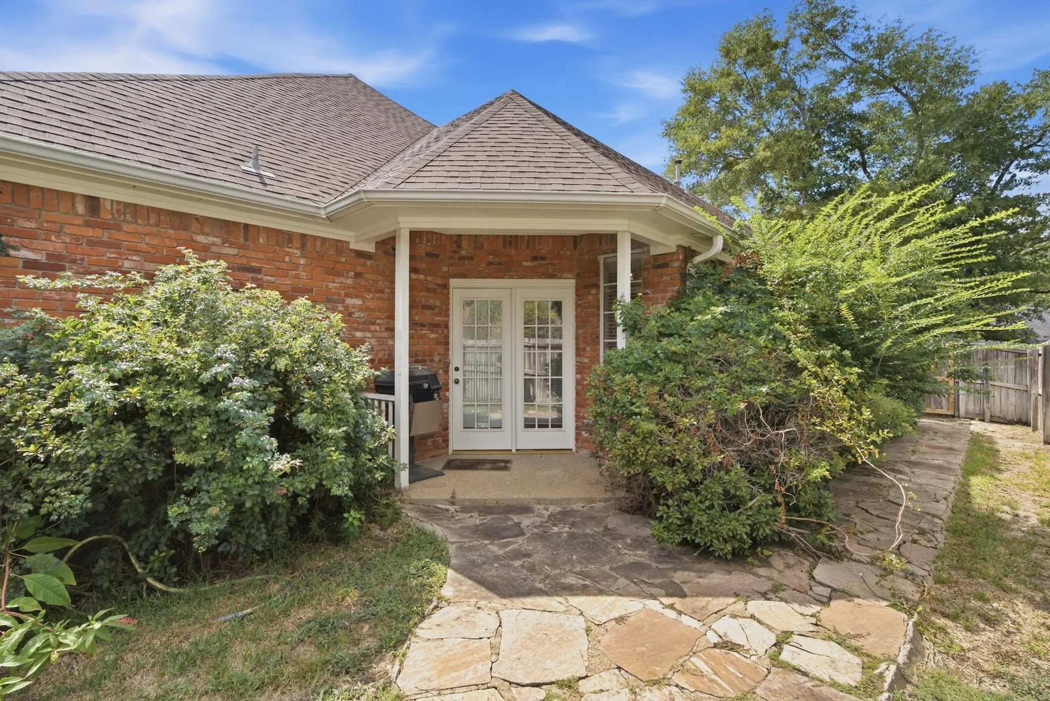 Single Family Residence For Sale in Smith County , 3403 Pinecreek Drive, Tyler, Texas 75707, 4 Bedroom, 3 Bathroom, 2 Garage spaces, 2,872 Sqft, built in 1993, mls#21389701, Real Estate Agent in Tyler, Homes For Sale in Smith county, Homes For Sale in Tyler, Realtor in Tyler Texas, Real Estate Brokerage Independent Realty Texas, Luminita Cordes Realtor