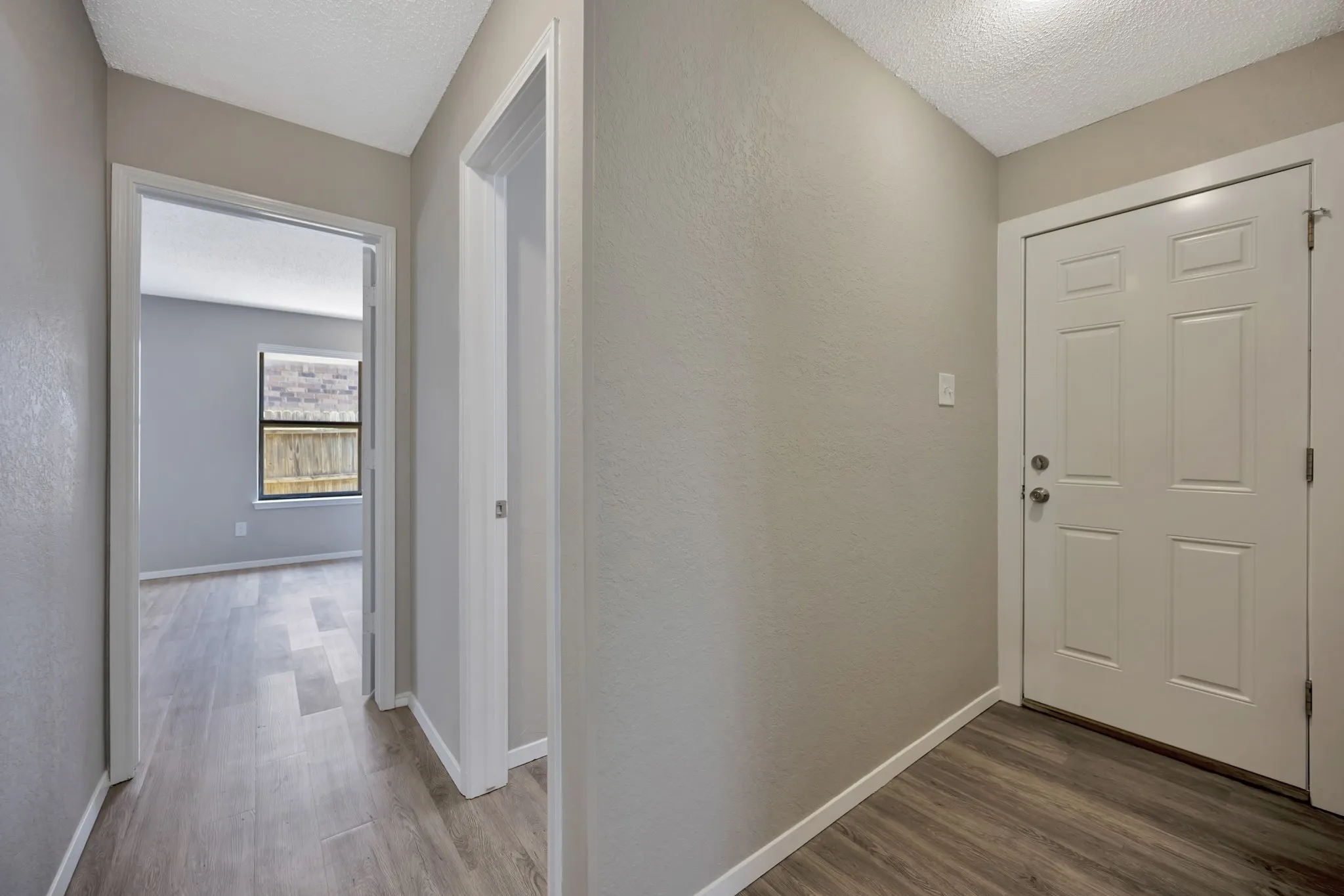 Single Family Residence For Sale in Tarrant County , 4210 Meadow Park Drive, Arlington, Texas 76017, 2 Bedroom, 2 Bathroom, 2 Garage spaces, 1,227 Sqft, built in 1984, mls#21376430, Real Estate Agent in Arlington, Homes For Sale in Tarrant county, Homes For Sale in Arlington, Realtor in Arlington Texas, Real Estate Brokerage Independent Realty Texas, Luminita Cordes Realtor
