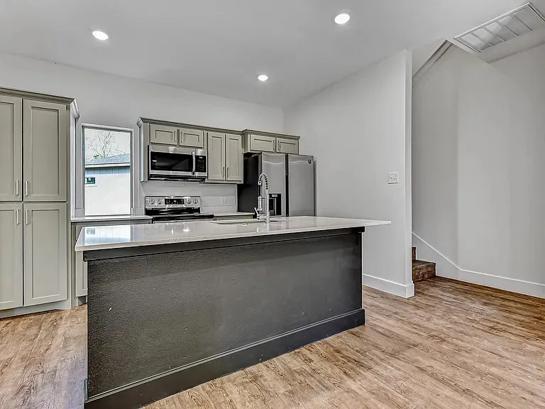 Apartment For Rent in Grayson County , 3260 W Crawford Street 502, Denison, Texas 75020, 3 Bedroom, 3 Bathroom, 2 Garage spaces, 1,401 Sqft, built in 2021, mls#21389707, Real Estate Agent in Denison, Homes For Rent in Grayson county, Homes For Rent in Denison, Realtor in Denison Texas, Real Estate Brokerage Independent Realty Texas, Luminita Cordes Realtor