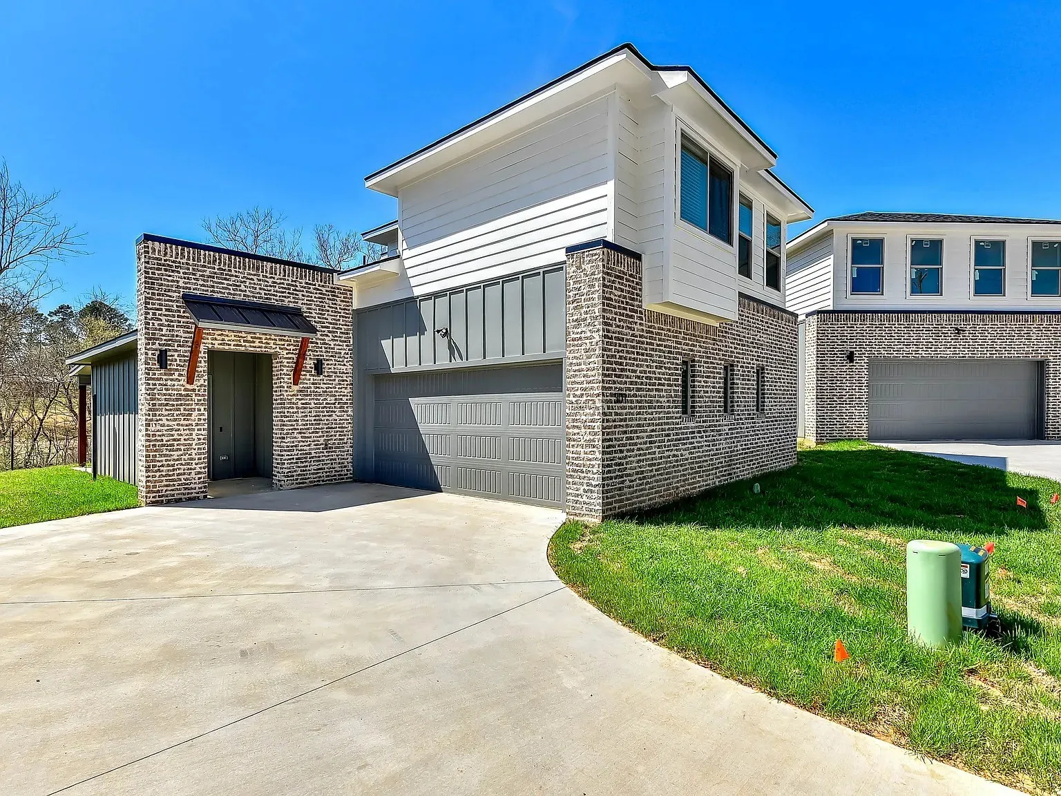 Apartment For Rent in Grayson County , 3260 W Crawford Street 502, Denison, Texas 75020, 3 Bedroom, 3 Bathroom, 2 Garage spaces, 1,401 Sqft, built in 2021, mls#21389707, Real Estate Agent in Denison, Homes For Rent in Grayson county, Homes For Rent in Denison, Realtor in Denison Texas, Real Estate Brokerage Independent Realty Texas, Luminita Cordes Realtor