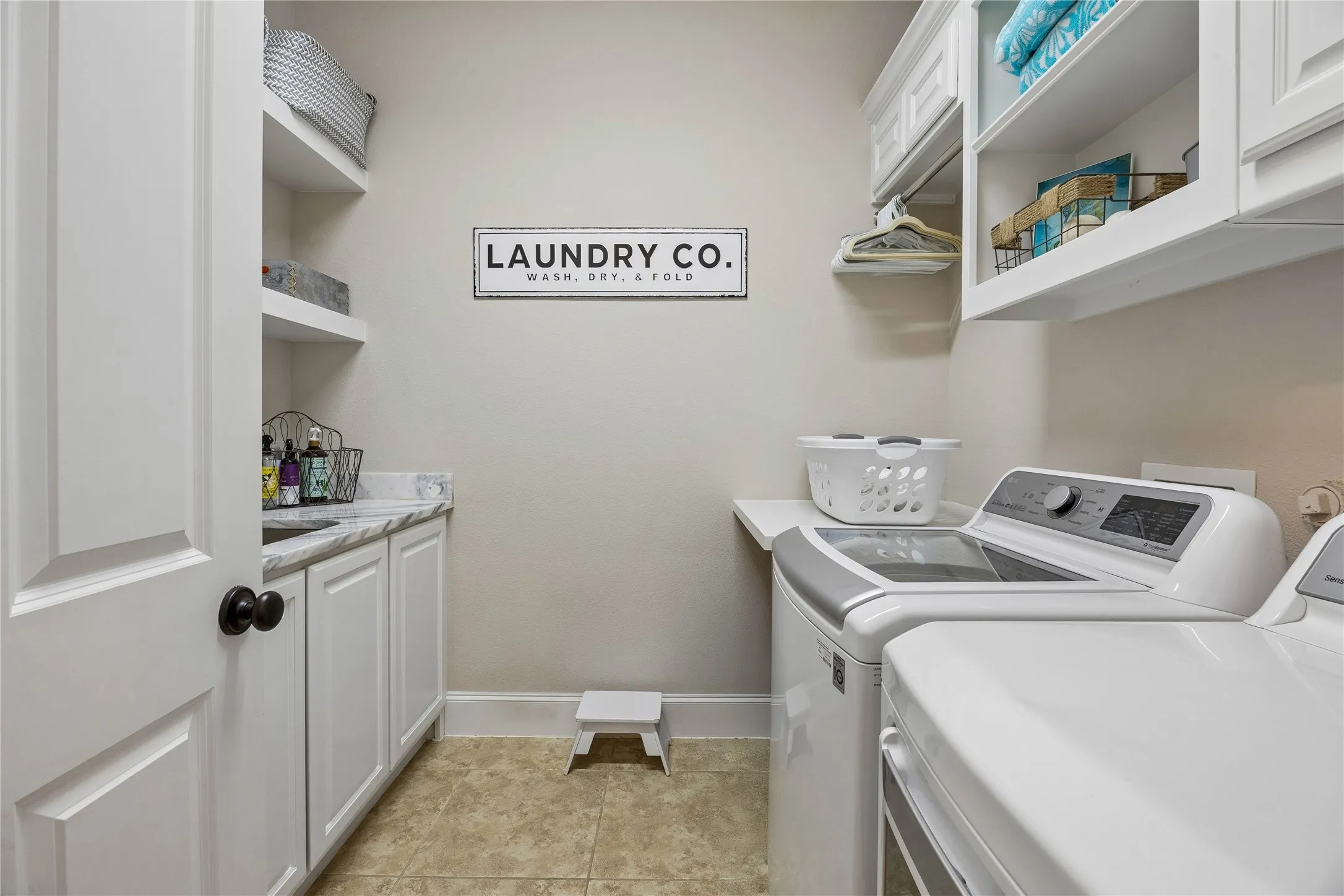 Single Family Residence For Sale in Collin County , 3760 Dogwood Drive, Prosper, Texas 75078, 5 Bedroom, 6 Bathroom, 3 Garage spaces, 4,333 Sqft, built in 2014, mls#21373562, Real Estate Agent in Prosper, Homes For Sale in Collin county, Homes For Sale in Prosper, Realtor in Prosper Texas, Real Estate Brokerage Independent Realty Texas, Luminita Cordes Realtor