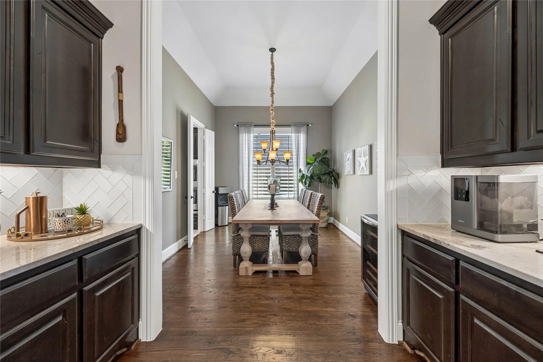 Single Family Residence For Sale in Collin County , 3760 Dogwood Drive, Prosper, Texas 75078, 5 Bedroom, 6 Bathroom, 3 Garage spaces, 4,333 Sqft, built in 2014, mls#21373562, Real Estate Agent in Prosper, Homes For Sale in Collin county, Homes For Sale in Prosper, Realtor in Prosper Texas, Real Estate Brokerage Independent Realty Texas, Luminita Cordes Realtor