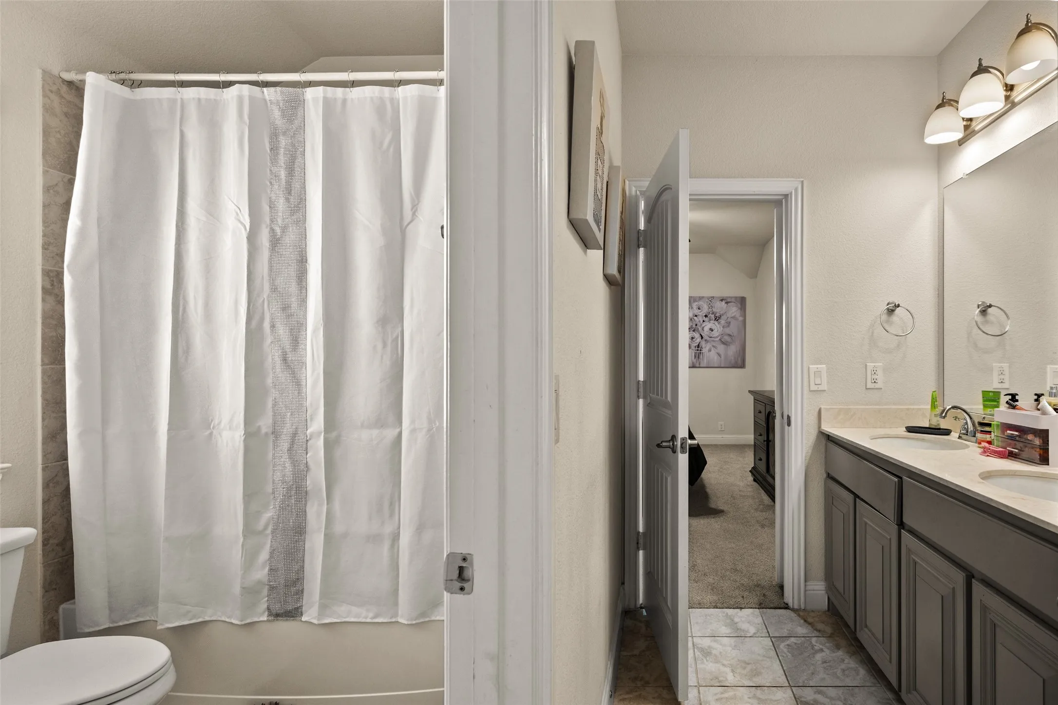 Jack and Jill Bathroom Upstairs