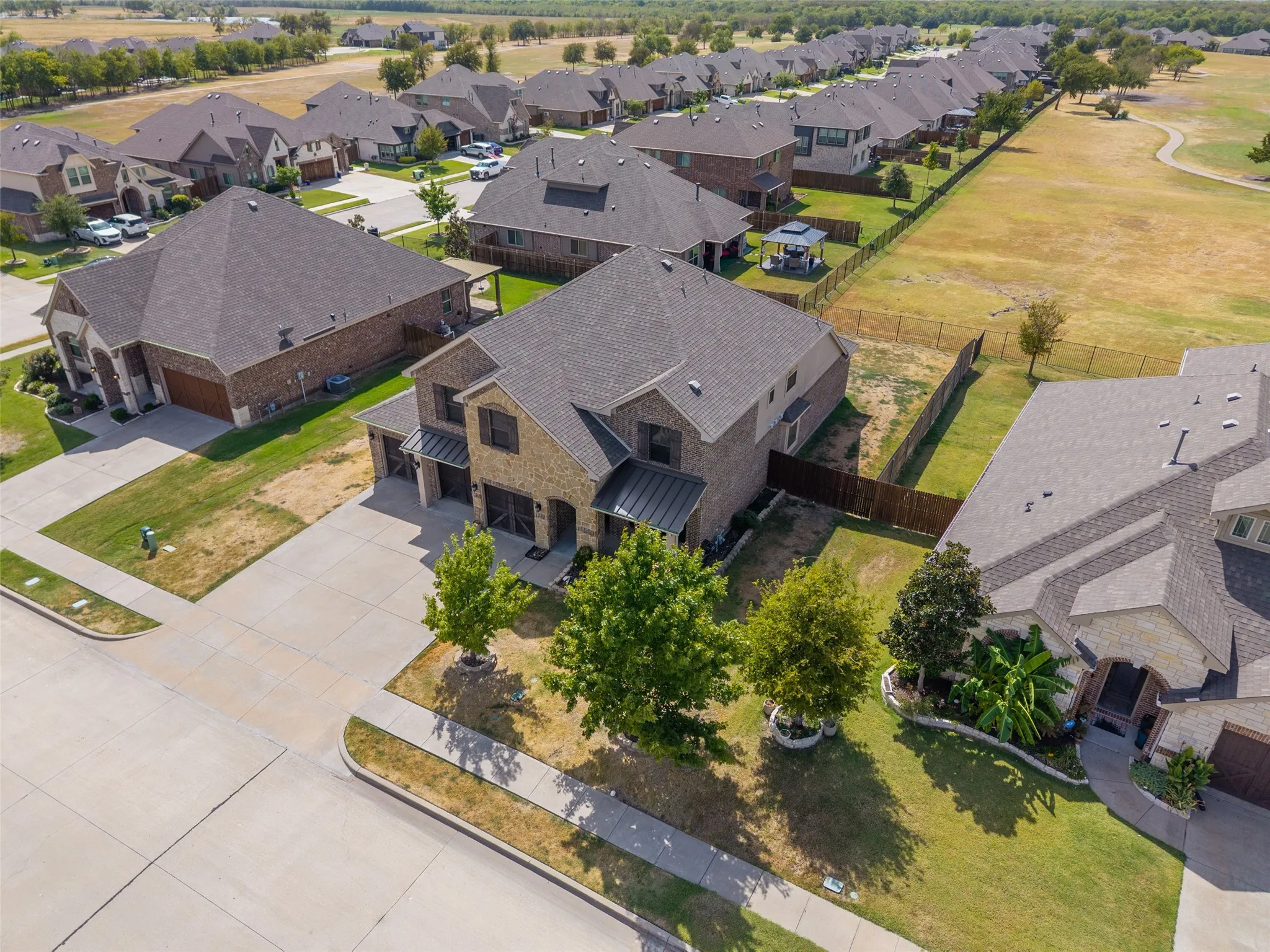 Single Family Residence For Sale in Rockwall County , 2381 Llano Drive, Royse City, Texas 75189, 4 Bedroom, 4 Bathroom, 3 Garage spaces, 3,369 Sqft, built in 2017, mls#21385379, Real Estate Agent in Royse City, Homes For Sale in Rockwall county, Homes For Sale in Royse City, Realtor in Royse City Texas, Real Estate Brokerage Independent Realty Texas, Luminita Cordes Realtor