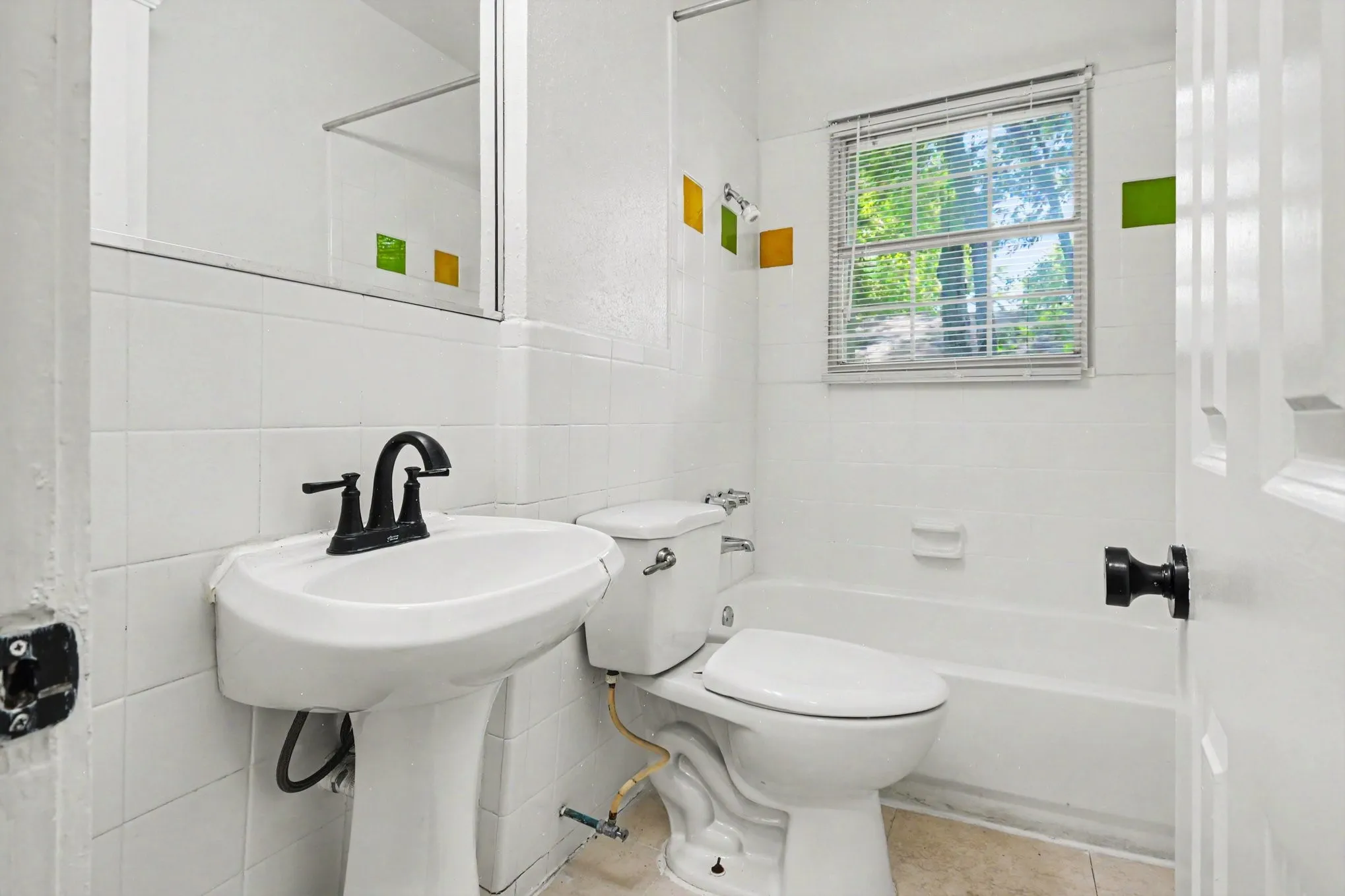 Duplex For Rent in Dallas County , 915 Annex Avenue, Dallas, Texas 75204, 1 Bedroom, 1 Bathroom, Garage spaces, 795 Sqft, built in 1914, mls#21389704, Real Estate Agent in Dallas, Homes For Rent in Dallas county, Homes For Rent in Dallas, Realtor in Dallas Texas, Real Estate Brokerage Independent Realty Texas, Luminita Cordes Realtor
