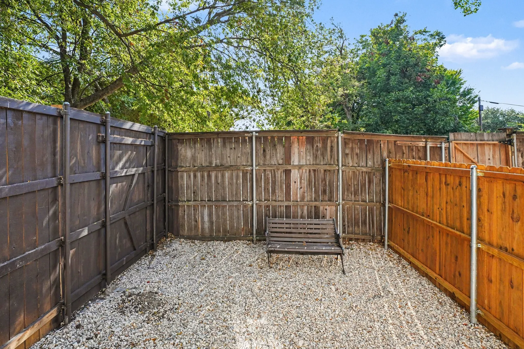 Duplex For Rent in Dallas County , 915 Annex Avenue, Dallas, Texas 75204, 1 Bedroom, 1 Bathroom, Garage spaces, 795 Sqft, built in 1914, mls#21389704, Real Estate Agent in Dallas, Homes For Rent in Dallas county, Homes For Rent in Dallas, Realtor in Dallas Texas, Real Estate Brokerage Independent Realty Texas, Luminita Cordes Realtor