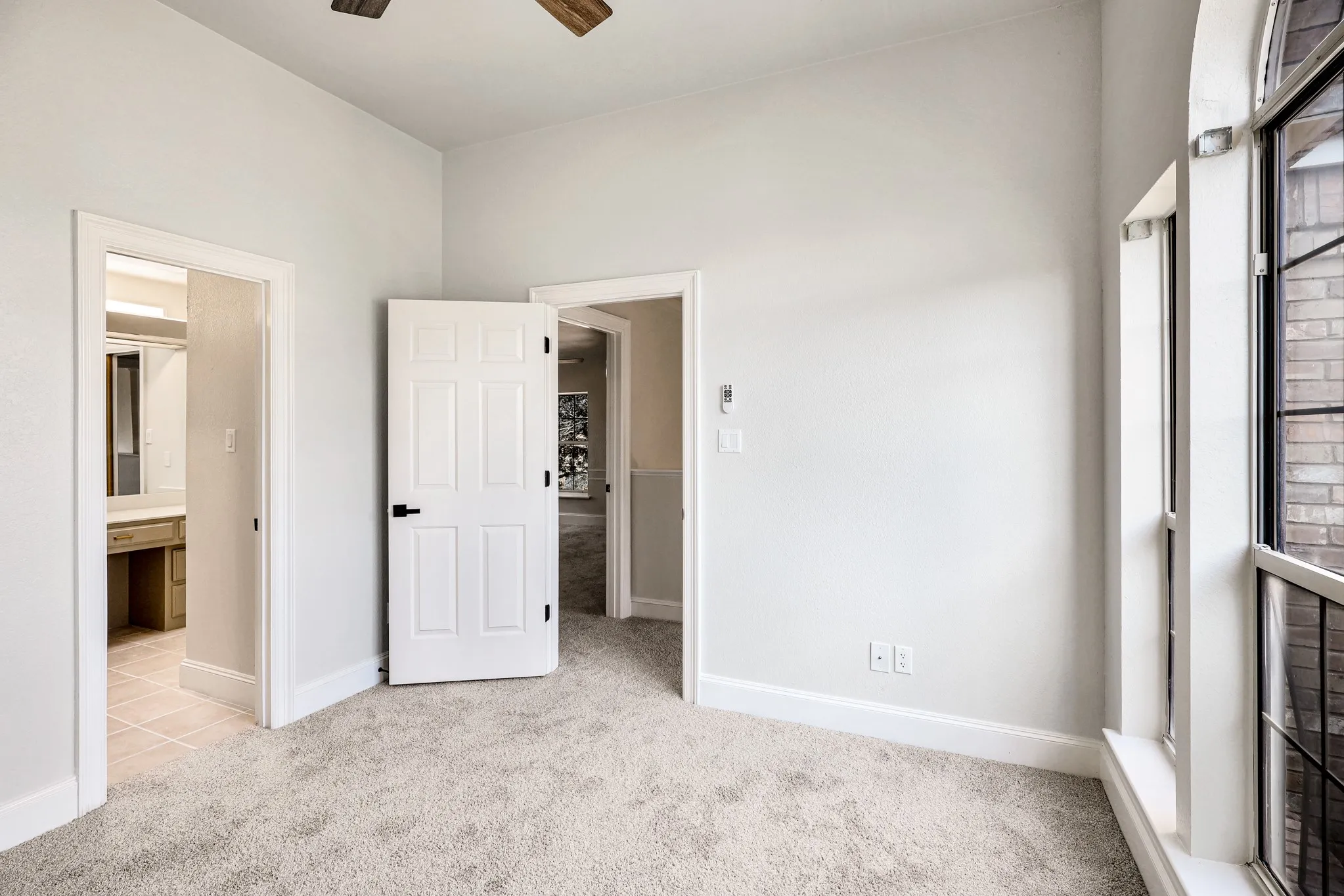Single Family Residence For Rent in Dallas County , 2912 Bluffview Drive, Garland, Texas 75043, 3 Bedroom, 3 Bathroom, 2 Garage spaces, 2,552 Sqft, built in 1987, mls#21389133, Real Estate Agent in Garland, Homes For Rent in Dallas county, Homes For Rent in Garland, Realtor in Garland Texas, Real Estate Brokerage Independent Realty Texas, Luminita Cordes Realtor