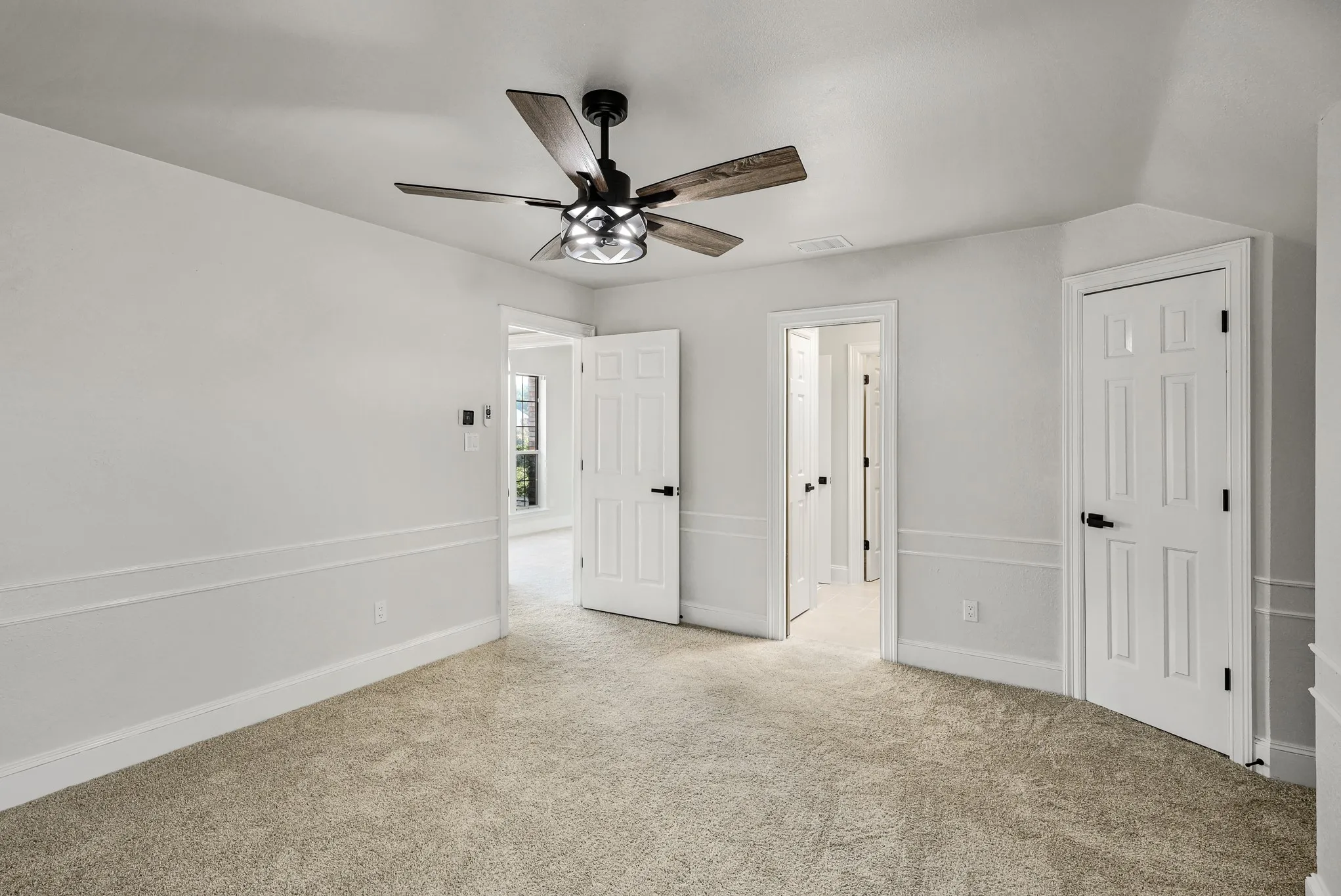 Single Family Residence For Rent in Dallas County , 2912 Bluffview Drive, Garland, Texas 75043, 3 Bedroom, 3 Bathroom, 2 Garage spaces, 2,552 Sqft, built in 1987, mls#21389133, Real Estate Agent in Garland, Homes For Rent in Dallas county, Homes For Rent in Garland, Realtor in Garland Texas, Real Estate Brokerage Independent Realty Texas, Luminita Cordes Realtor