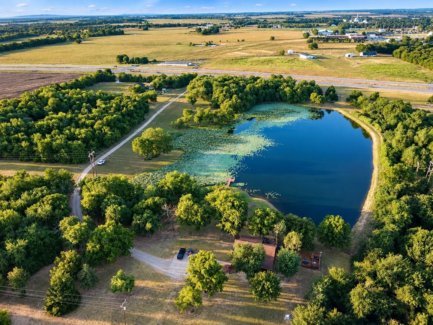 Single Family Residence For Sale in Fannin County , 17311 E HWY 82 Hwy 82 E, Honey Grove, Texas 75446, 3 Bedroom, 2 Bathroom, Garage spaces, 2,067 Sqft, built in 2007, mls#21389718, Real Estate Agent in Honey Grove, Homes For Sale in Fannin county, Homes For Sale in Honey Grove, Realtor in Honey Grove Texas, Real Estate Brokerage Independent Realty Texas, Luminita Cordes Realtor