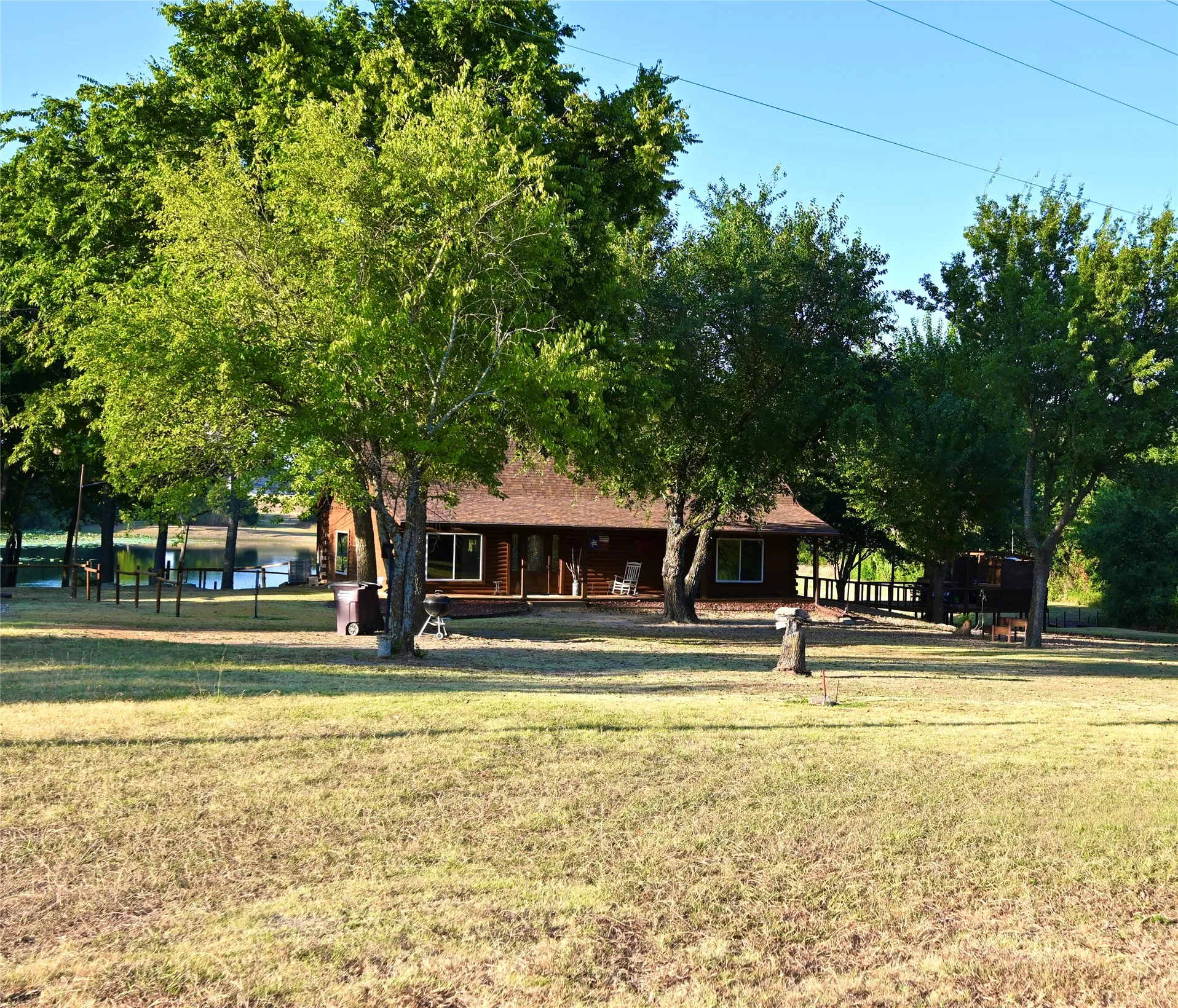 Single Family Residence For Sale in Fannin County , 17311 E HWY 82 Hwy 82 E, Honey Grove, Texas 75446, 3 Bedroom, 2 Bathroom, Garage spaces, 2,067 Sqft, built in 2007, mls#21389718, Real Estate Agent in Honey Grove, Homes For Sale in Fannin county, Homes For Sale in Honey Grove, Realtor in Honey Grove Texas, Real Estate Brokerage Independent Realty Texas, Luminita Cordes Realtor