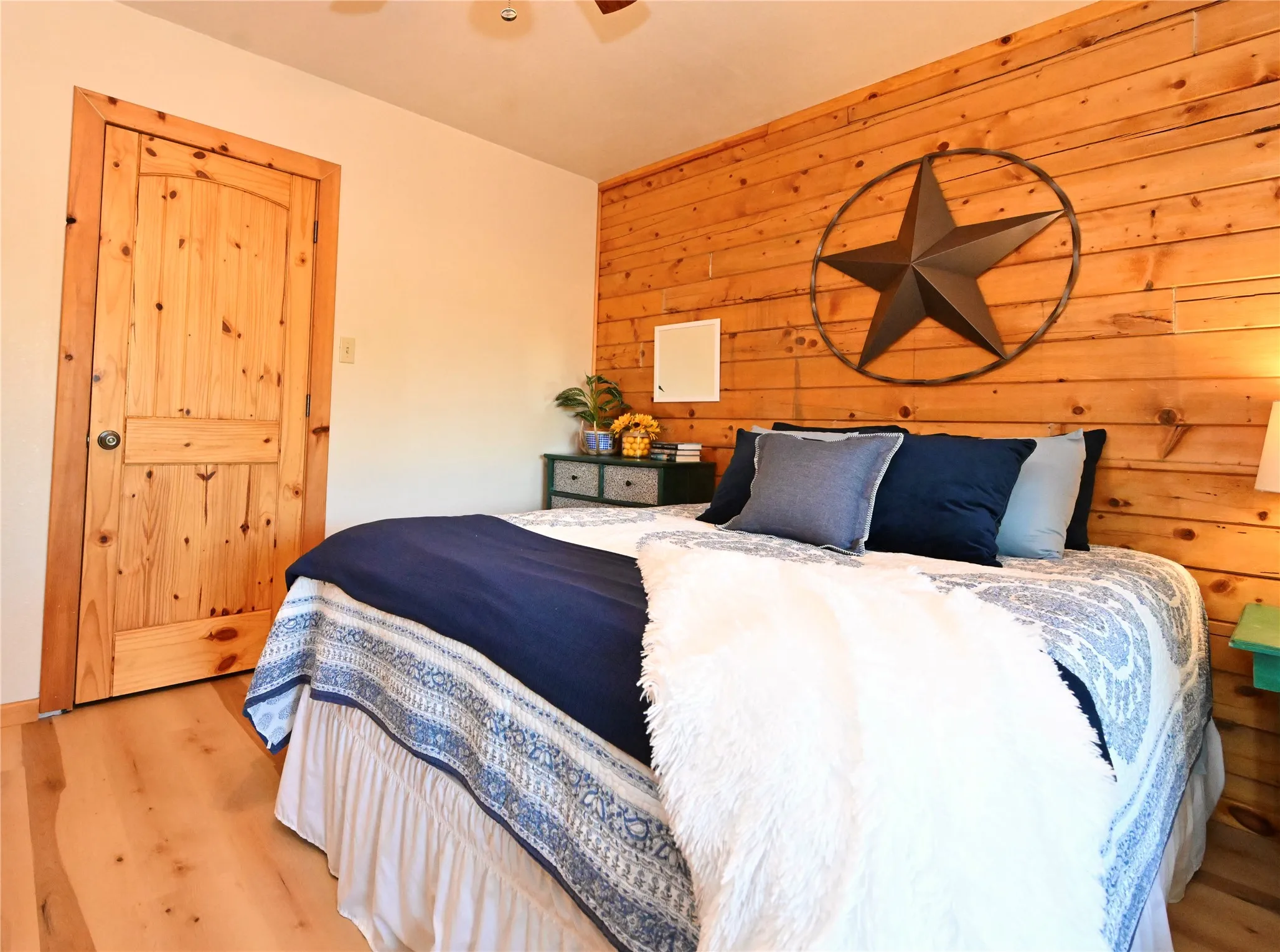 Single Family Residence For Sale in Fannin County , 17311 E HWY 82 Hwy 82 E, Honey Grove, Texas 75446, 3 Bedroom, 2 Bathroom, Garage spaces, 2,067 Sqft, built in 2007, mls#21389718, Real Estate Agent in Honey Grove, Homes For Sale in Fannin county, Homes For Sale in Honey Grove, Realtor in Honey Grove Texas, Real Estate Brokerage Independent Realty Texas, Luminita Cordes Realtor